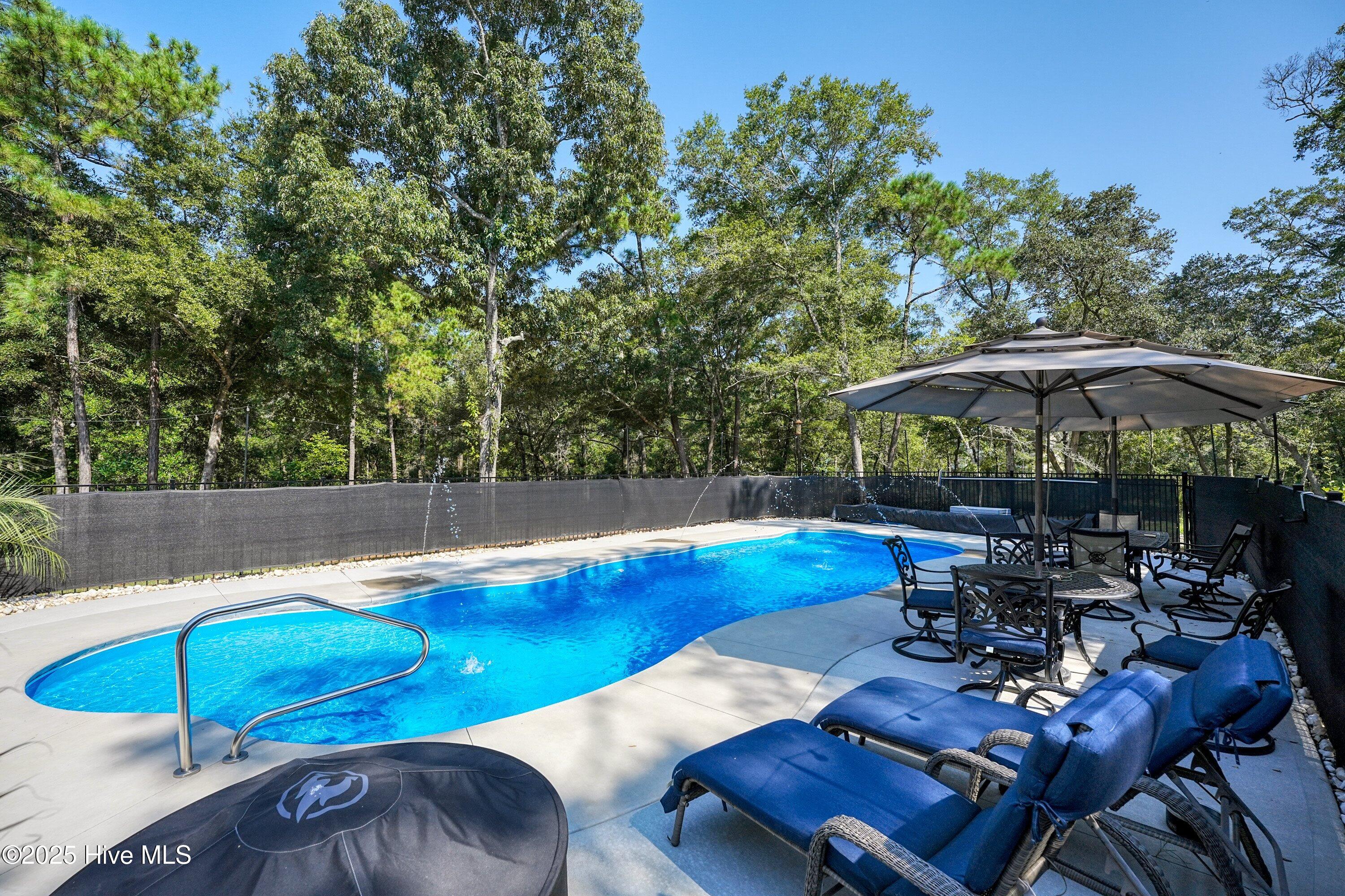 100526199 | Photo 36