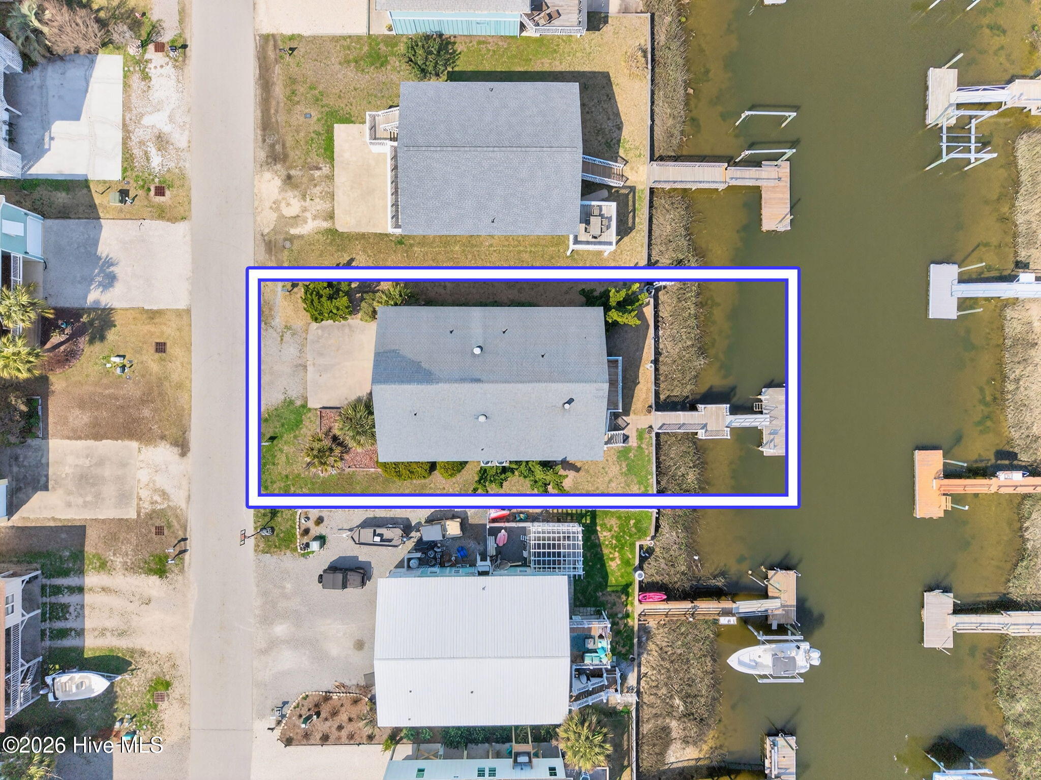 100548293 | Photo 40