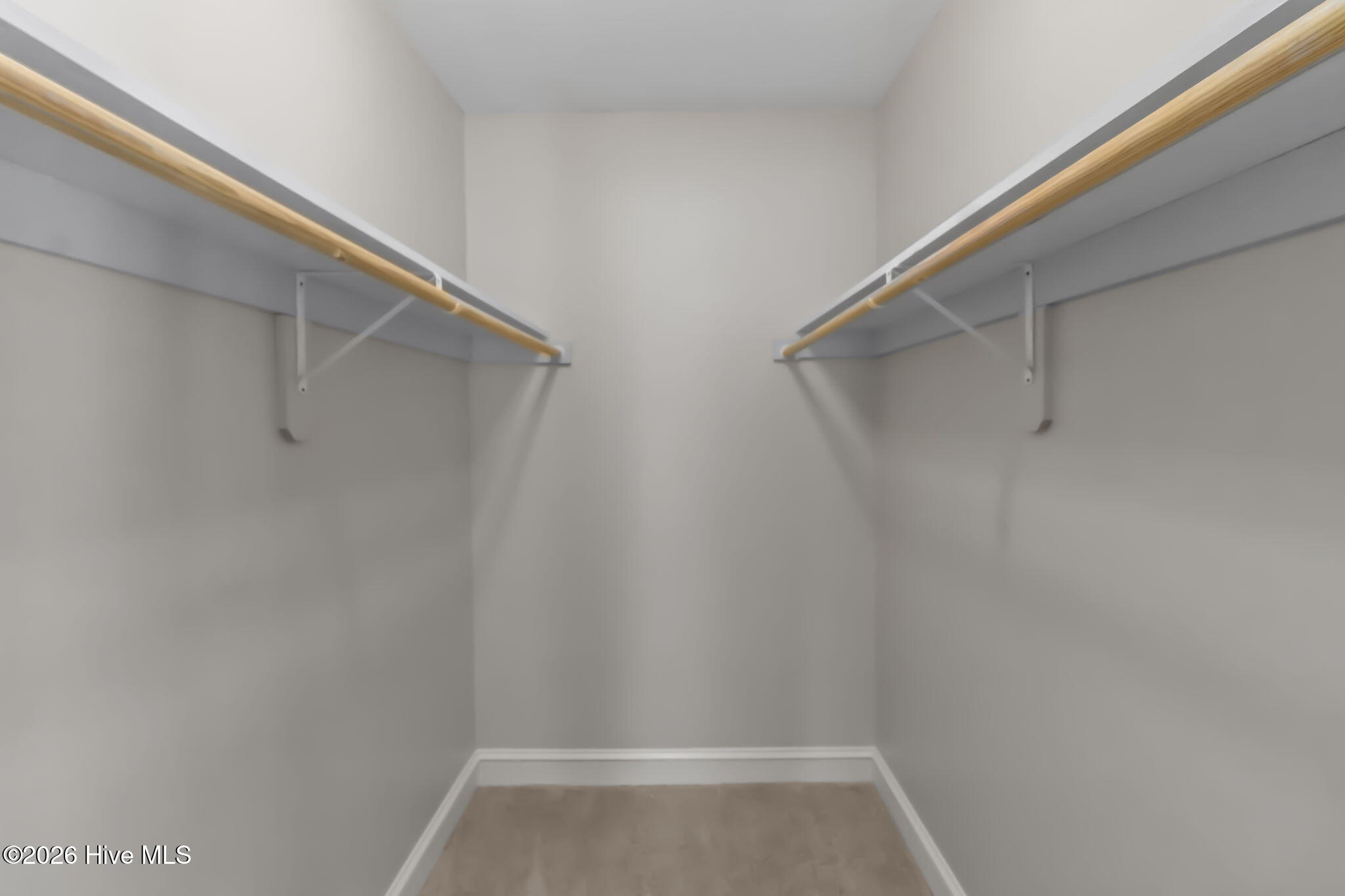 100560043 | Photo 35