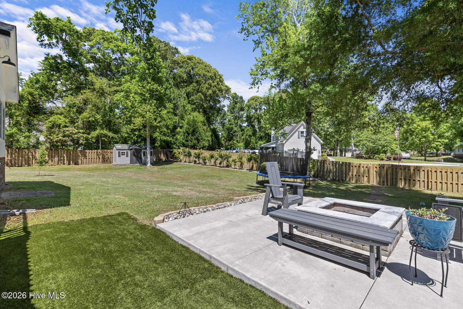 100569871 | Photo 53