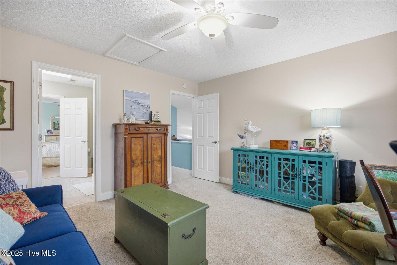 100546689 | Photo 28