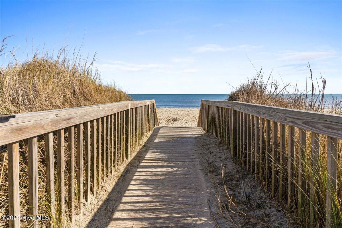 100504765 | Photo 72