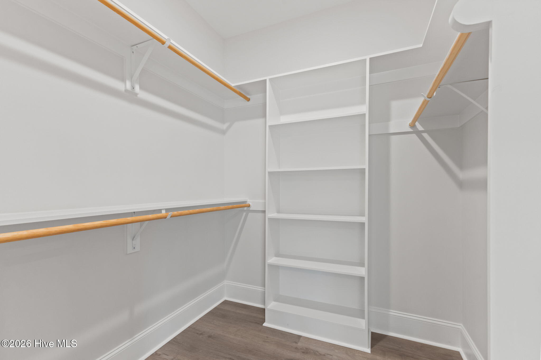 100553636 | Photo 20