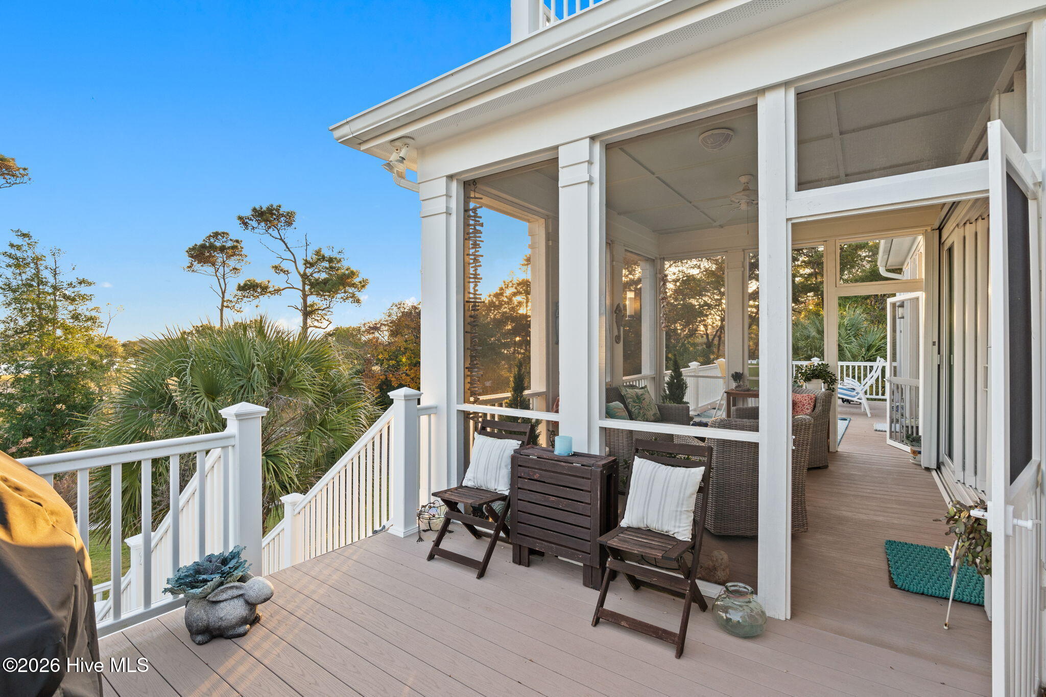 100549947 | Photo 26