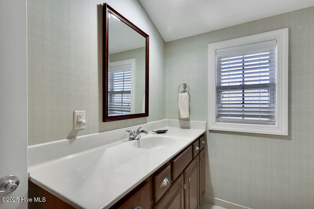 100544597 | Photo 30