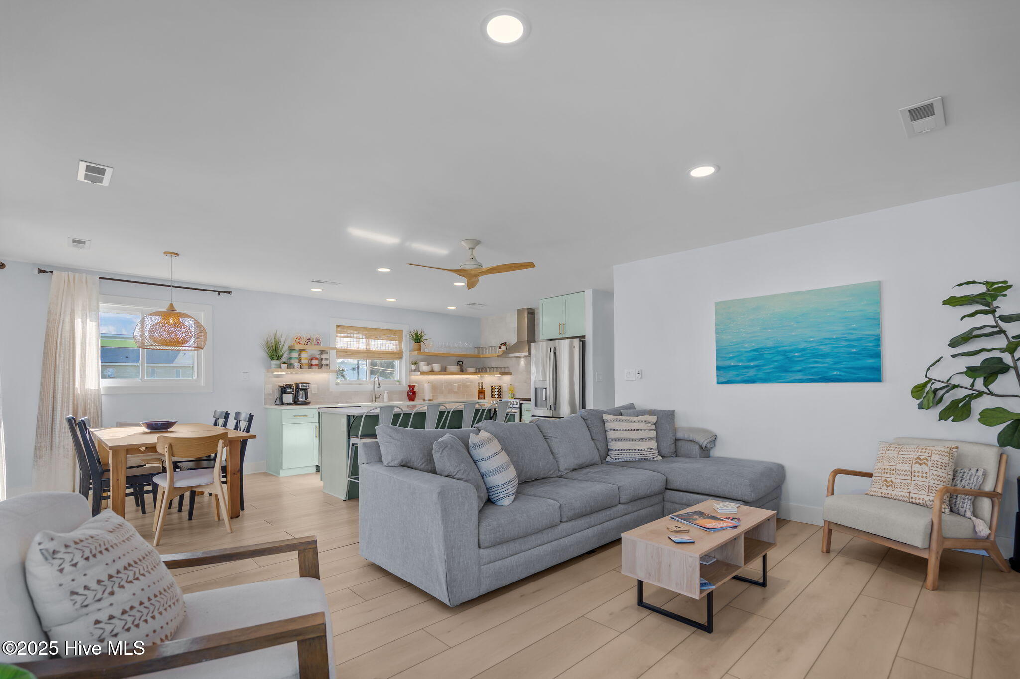 100541863 | Photo 19