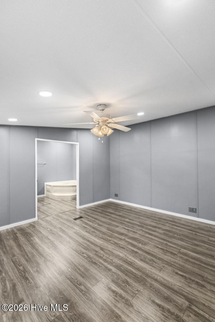 100555089 | Photo 30