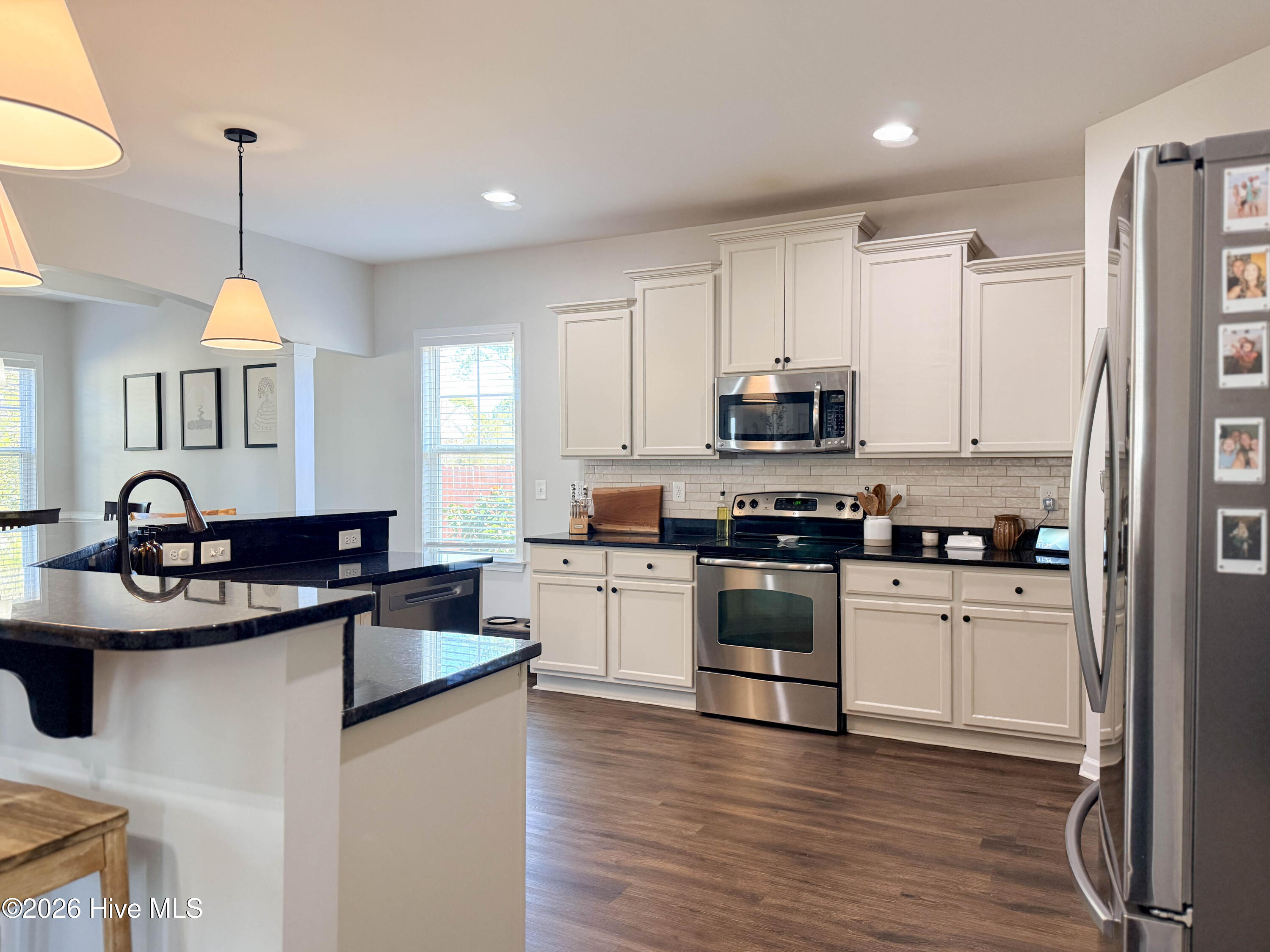 100551828 | Photo 18