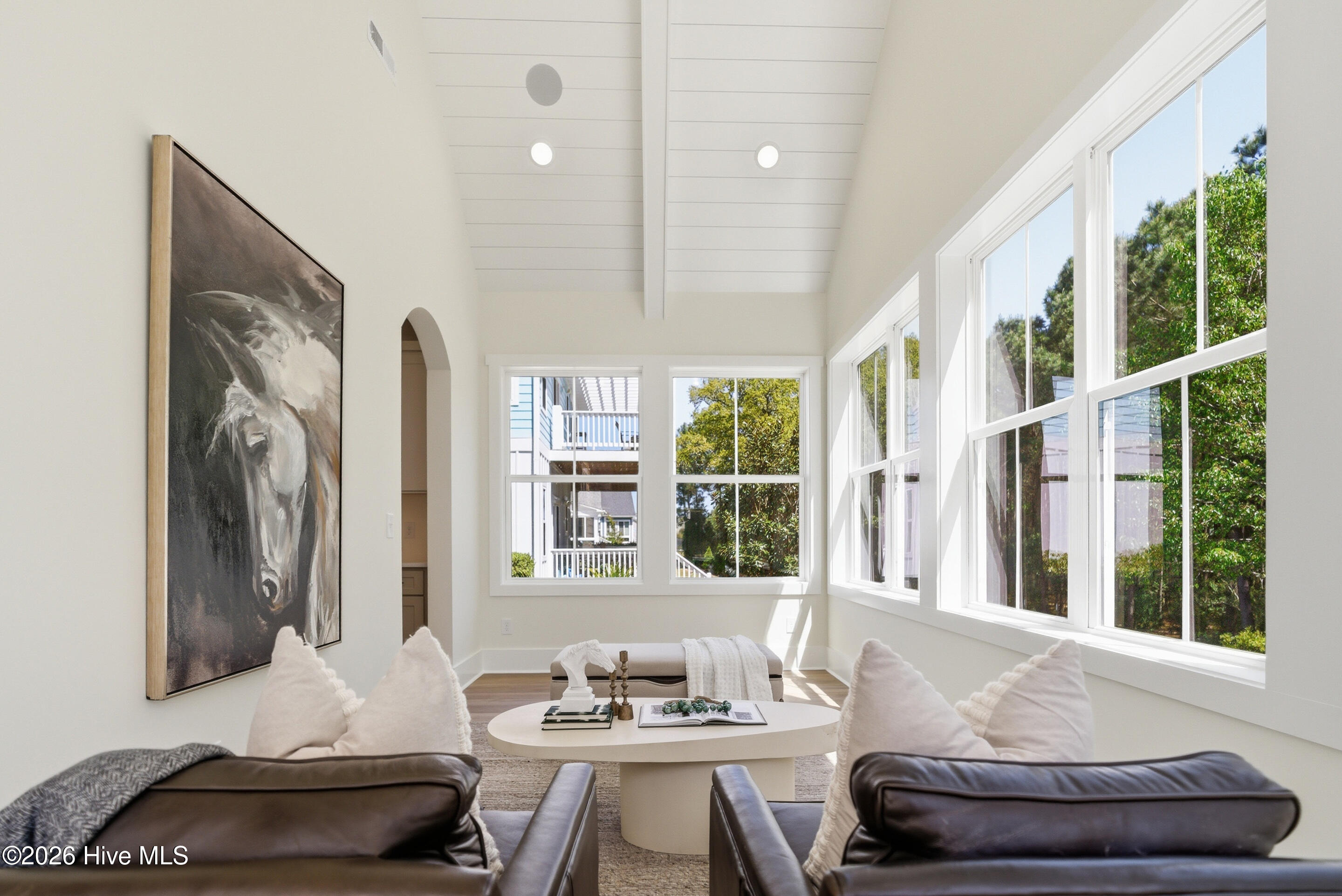 100564913 | Photo 28