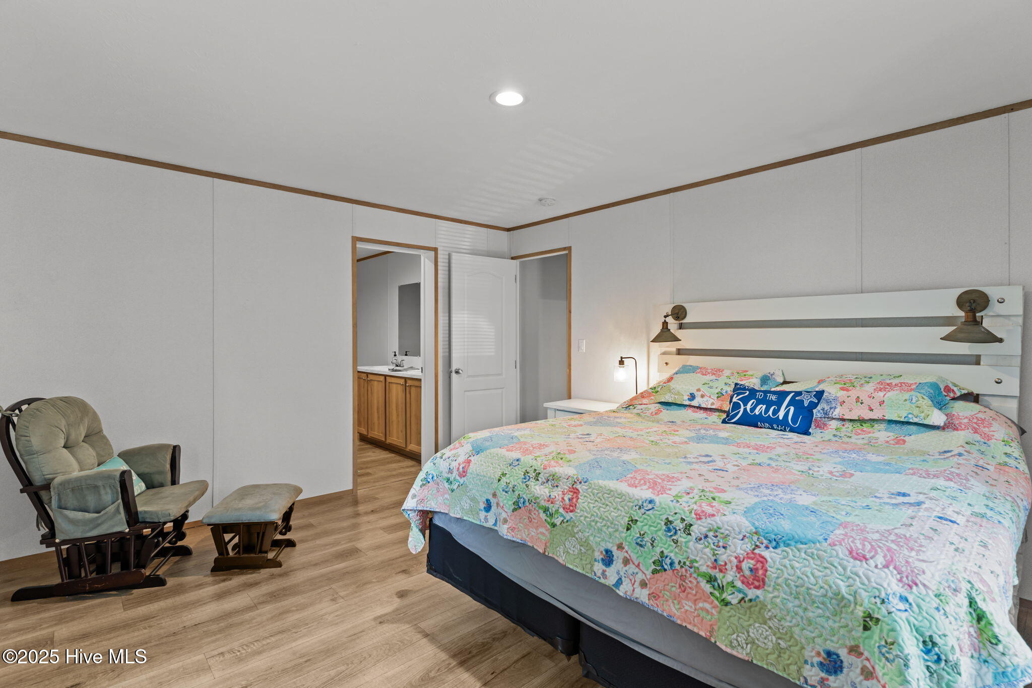 100522935 | Photo 19