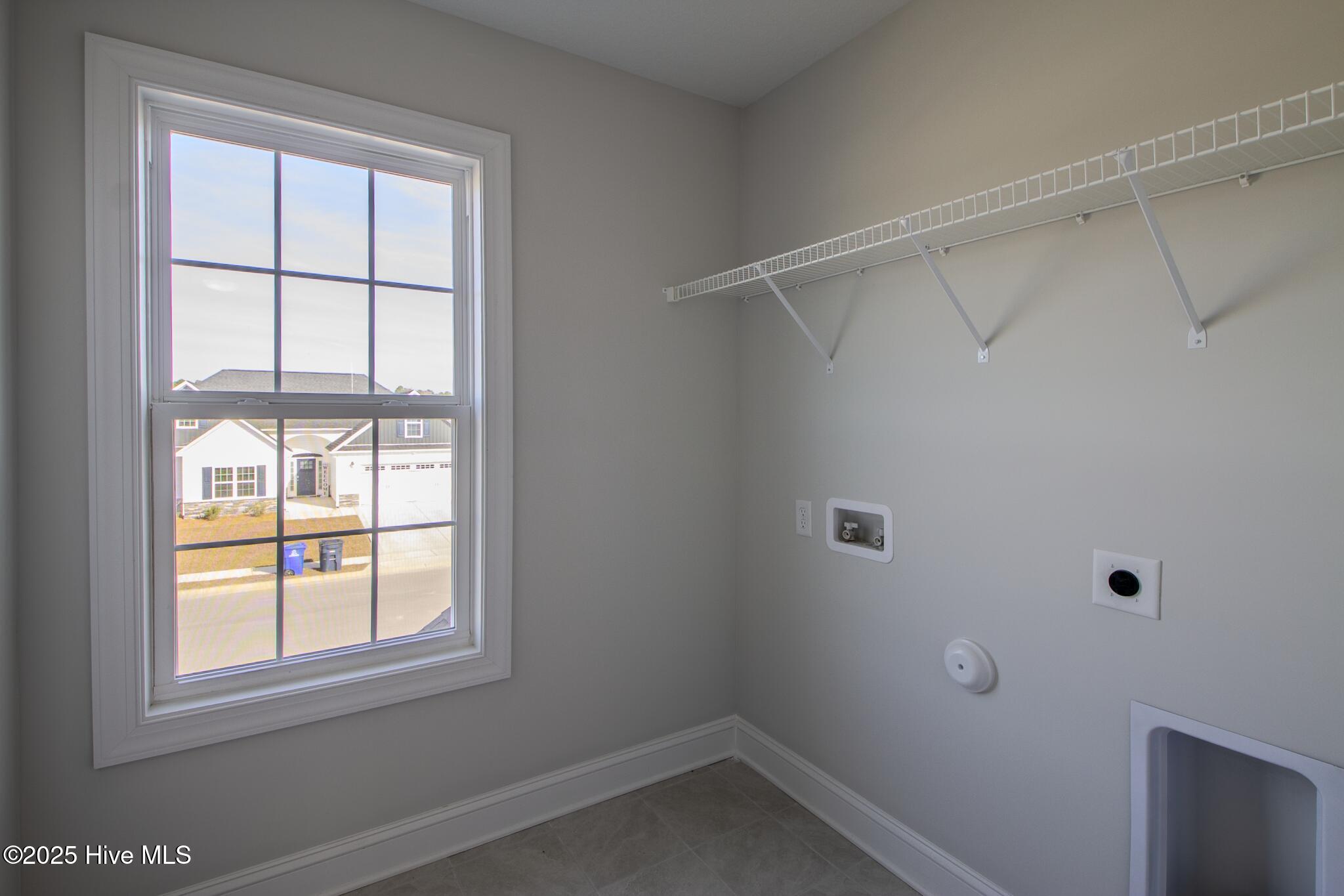 100505721 | Photo 24