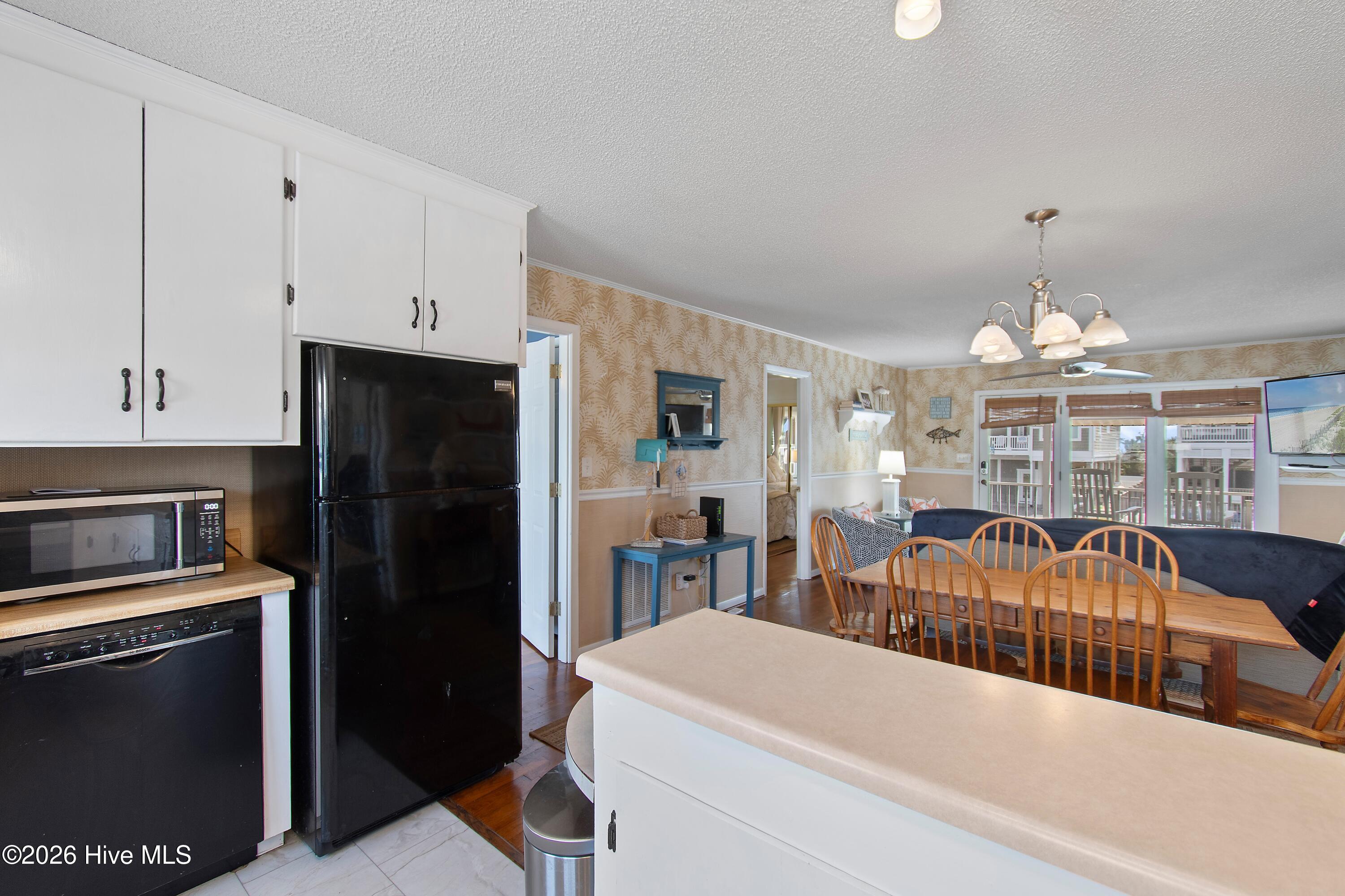 100561675 | Photo 13