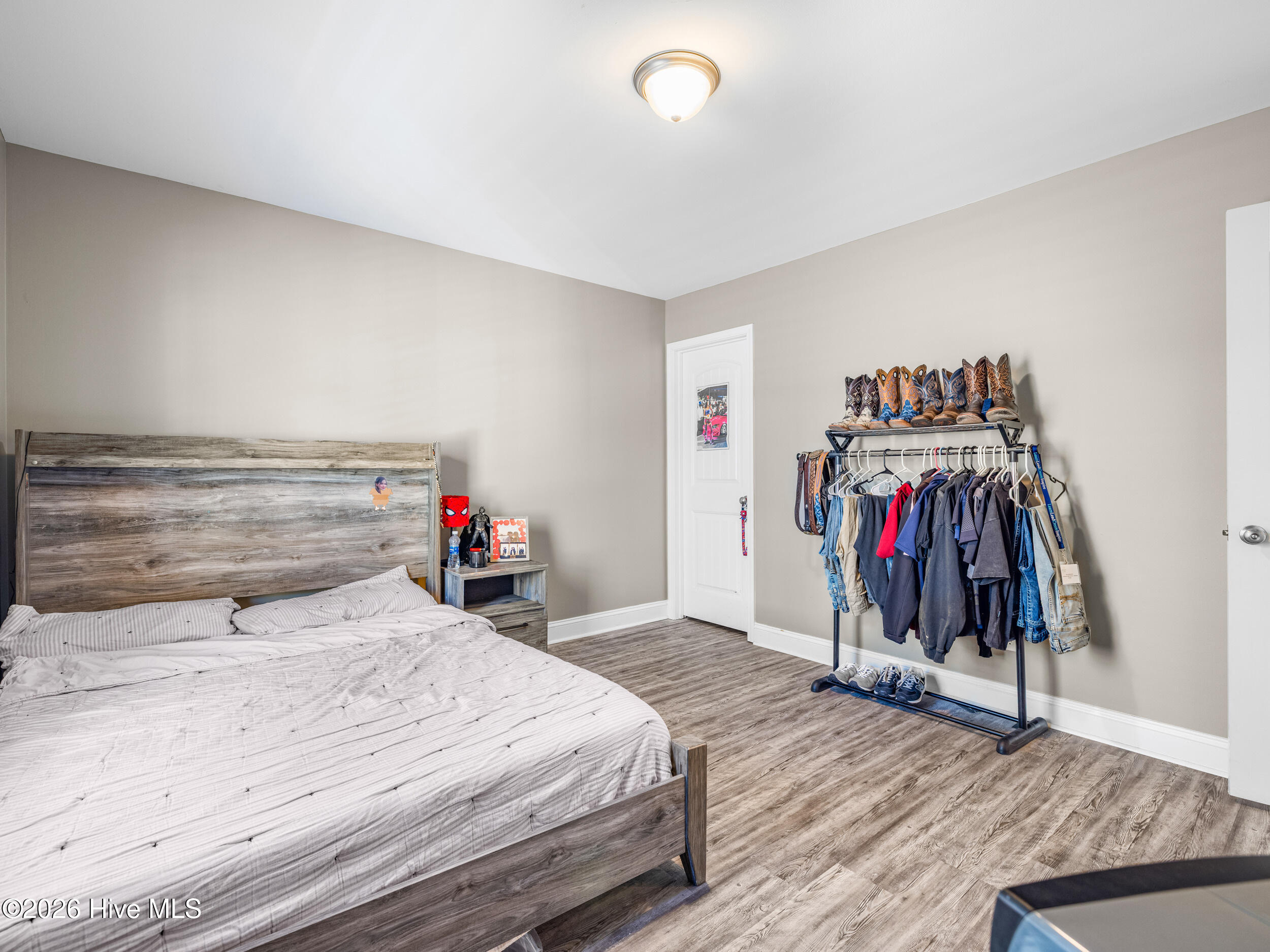 100562171 | Photo 42