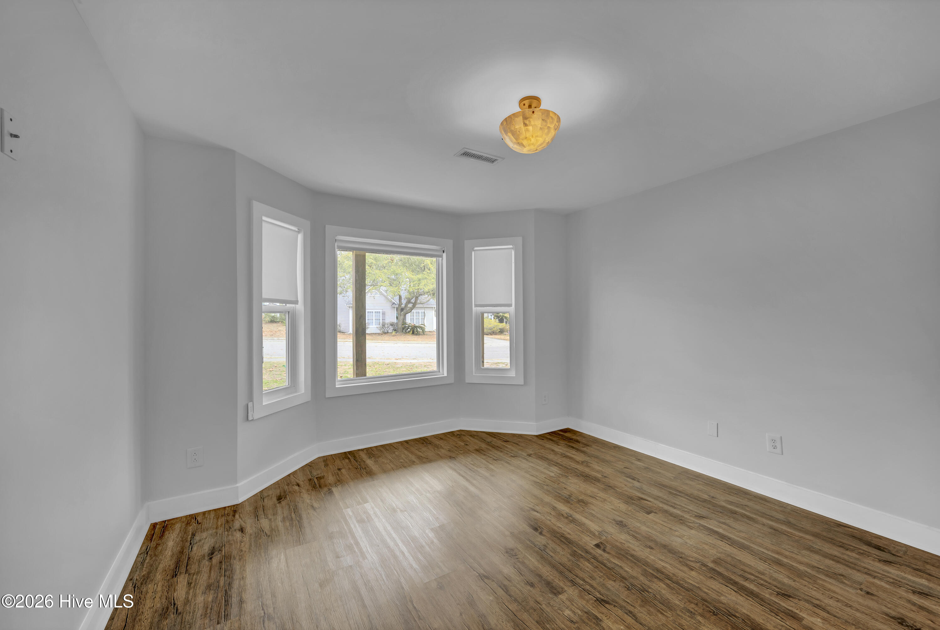 100555575 | Photo 11