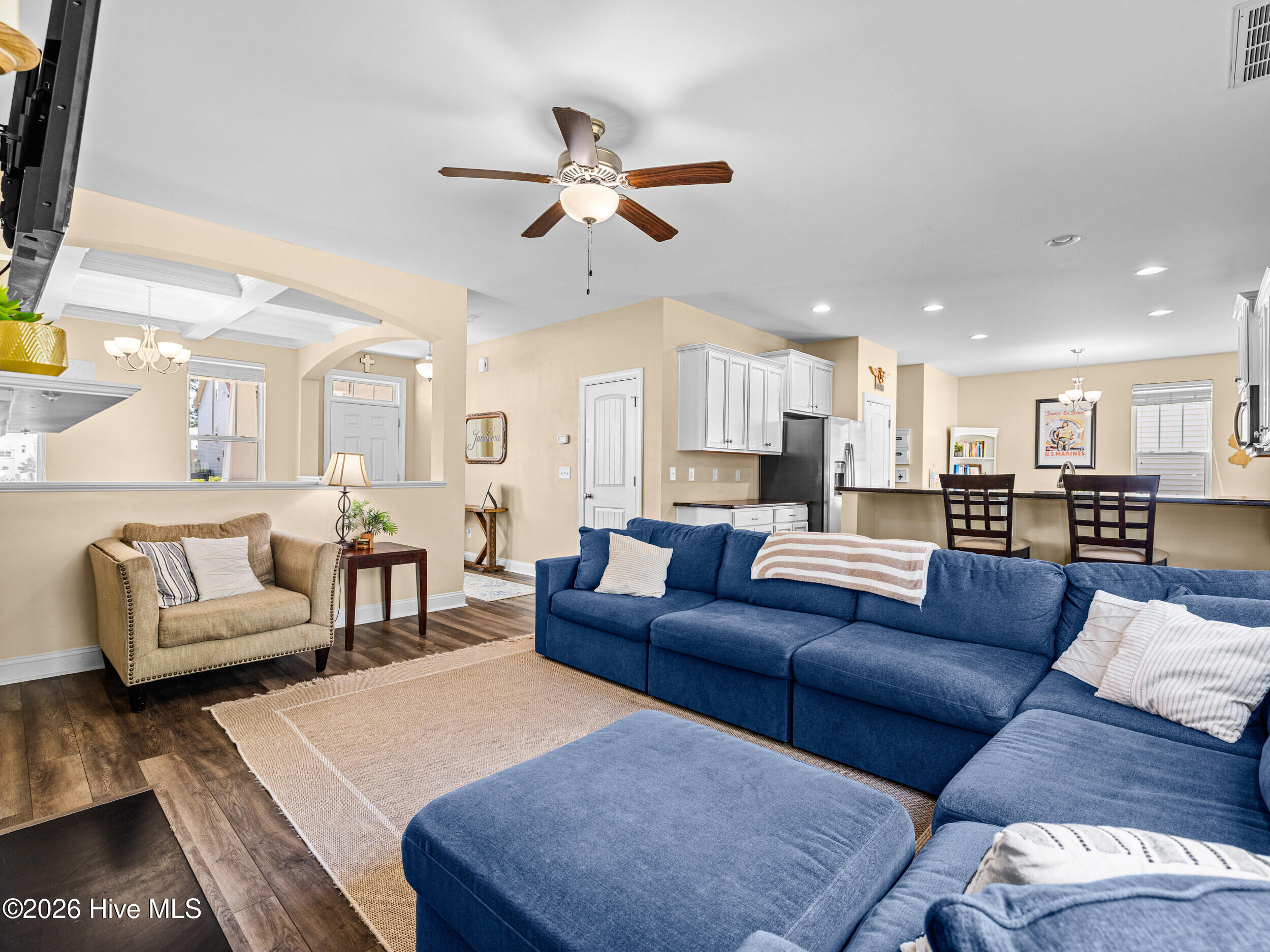 100562428 | Photo 21