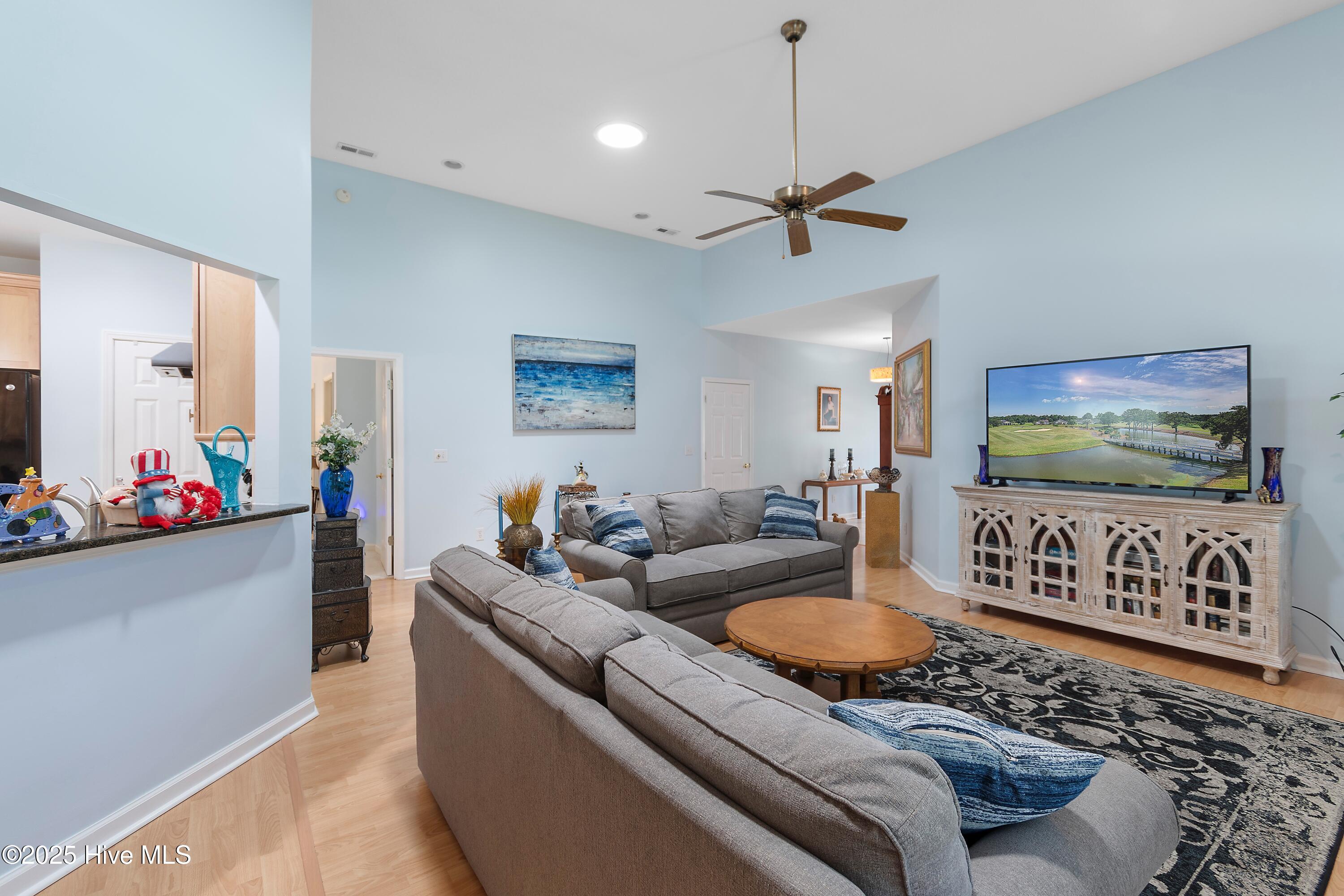 100545372 | Photo 27