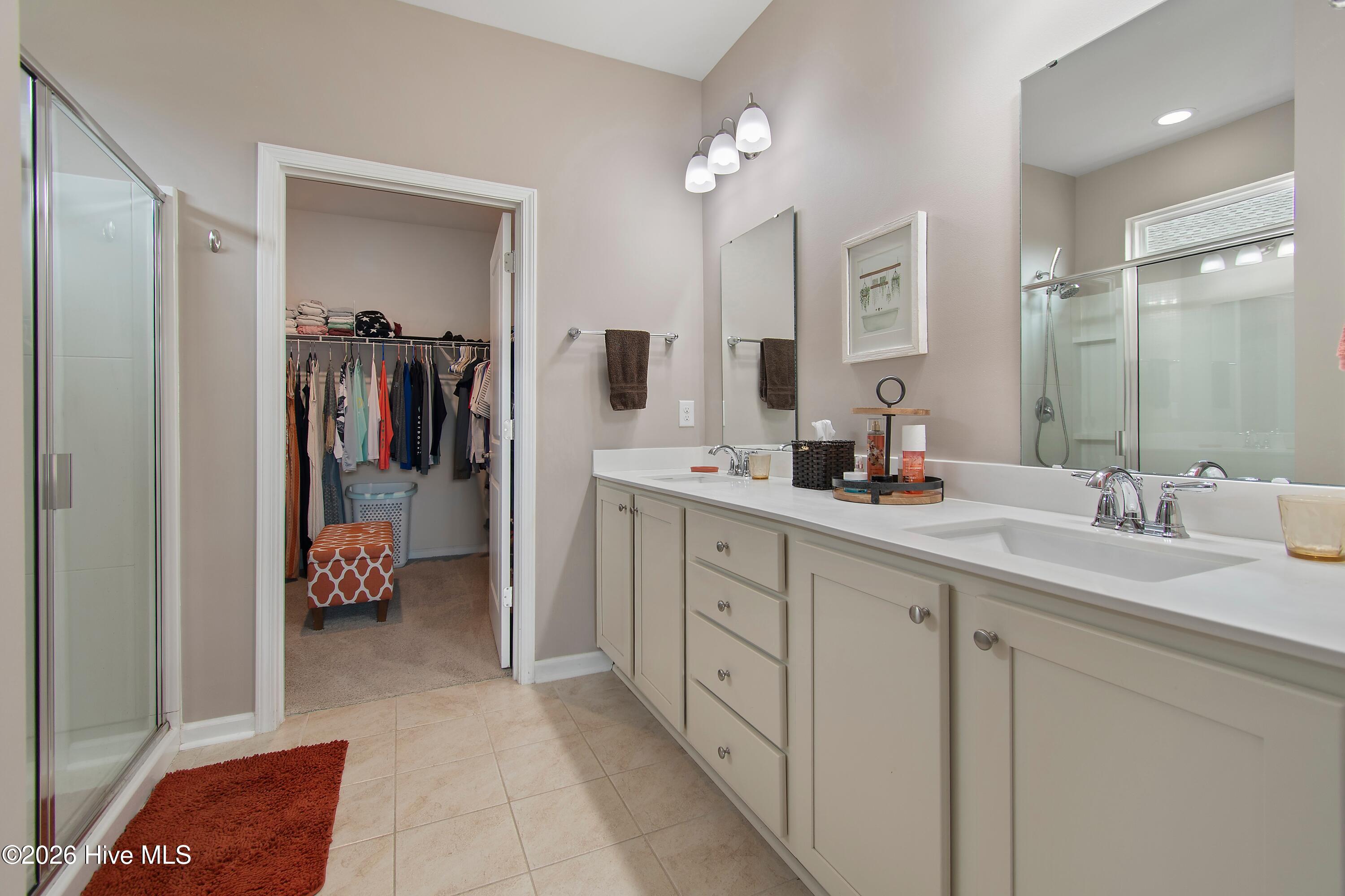 100555965 | Photo 21