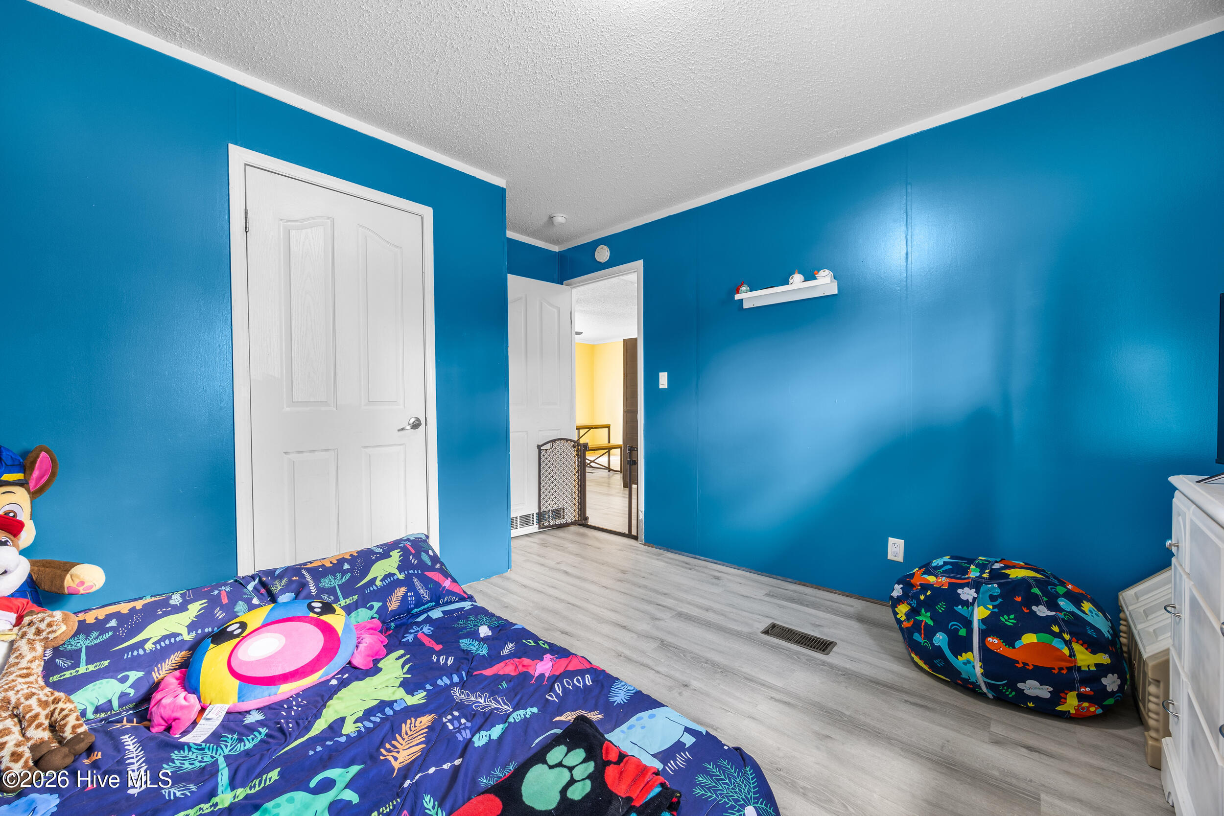 100560069 | Photo 25