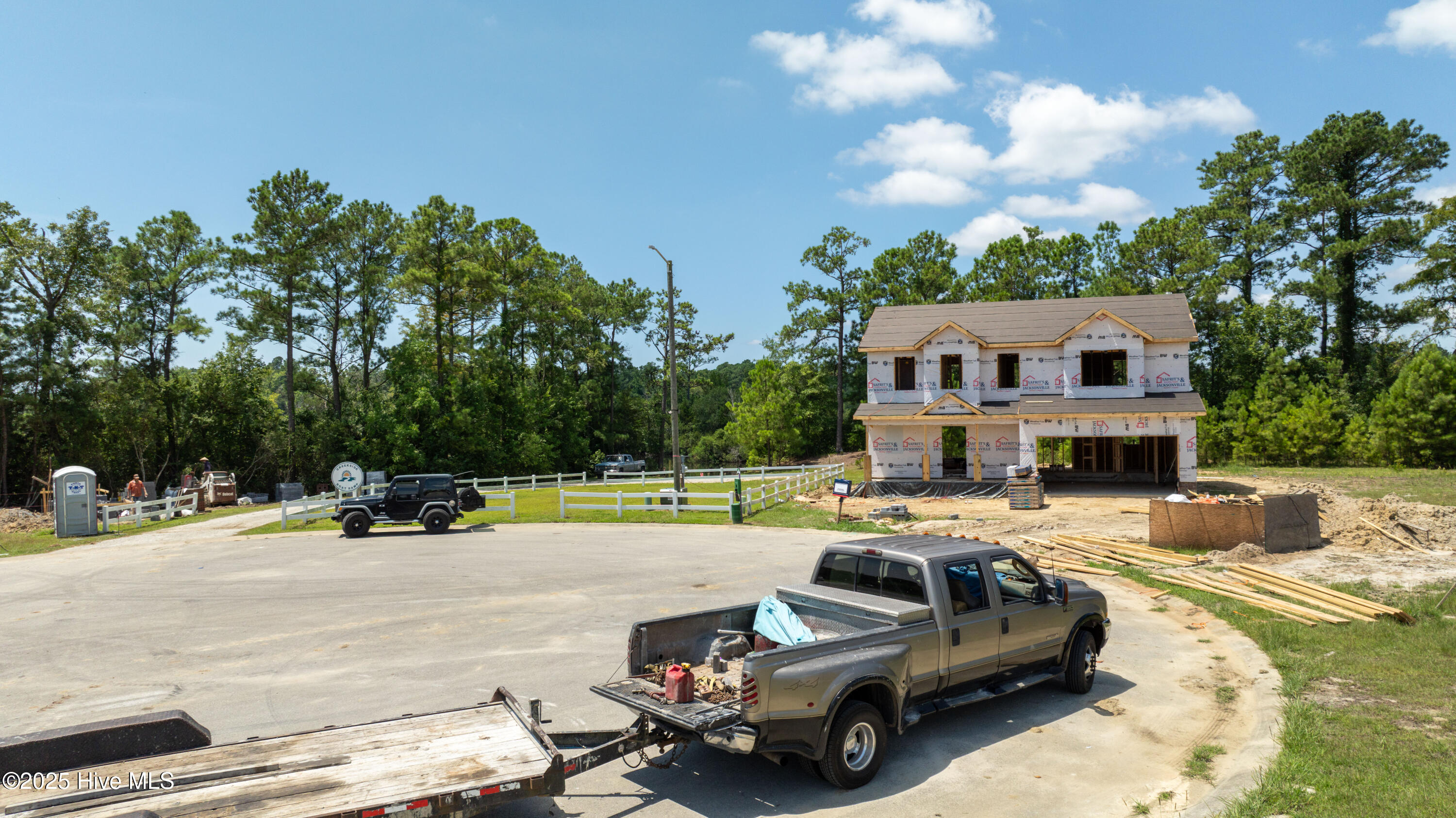 100526945 | Photo 40