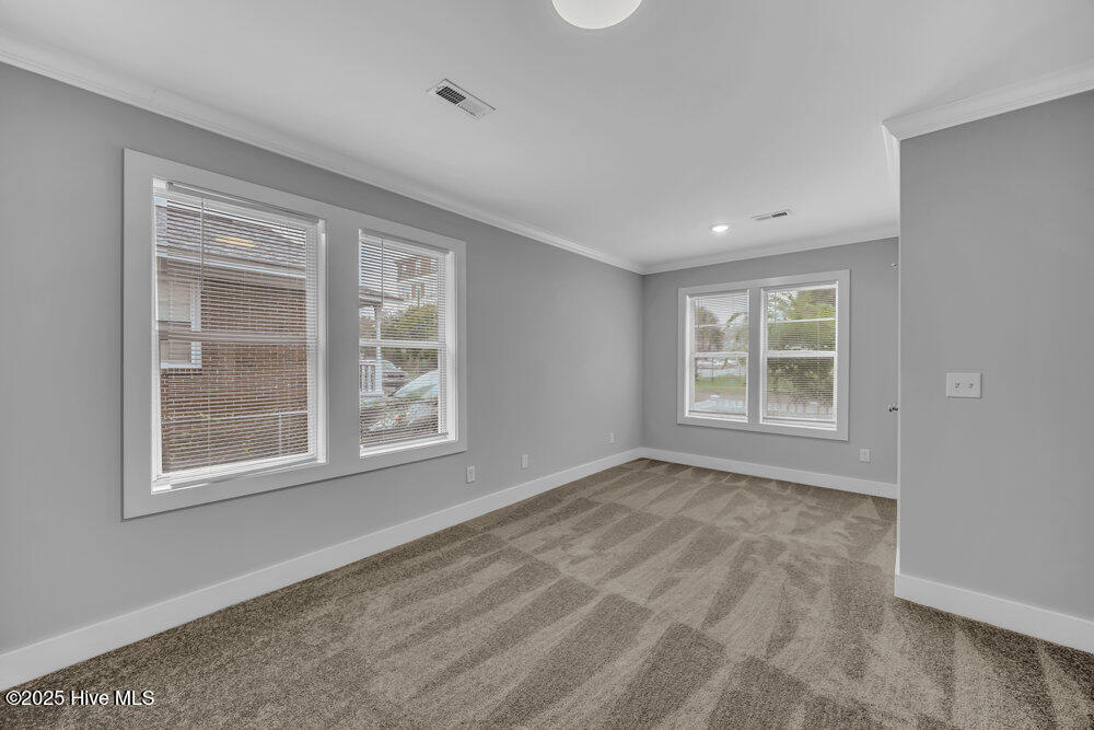 100525304 | Photo 21