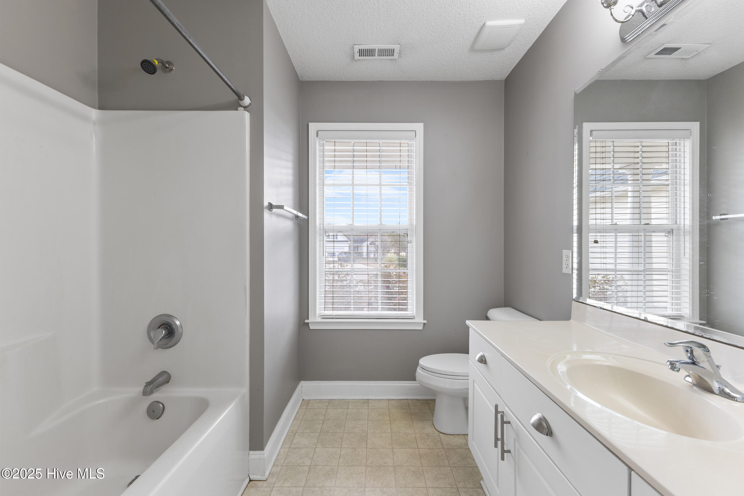 100539988 | Photo 26