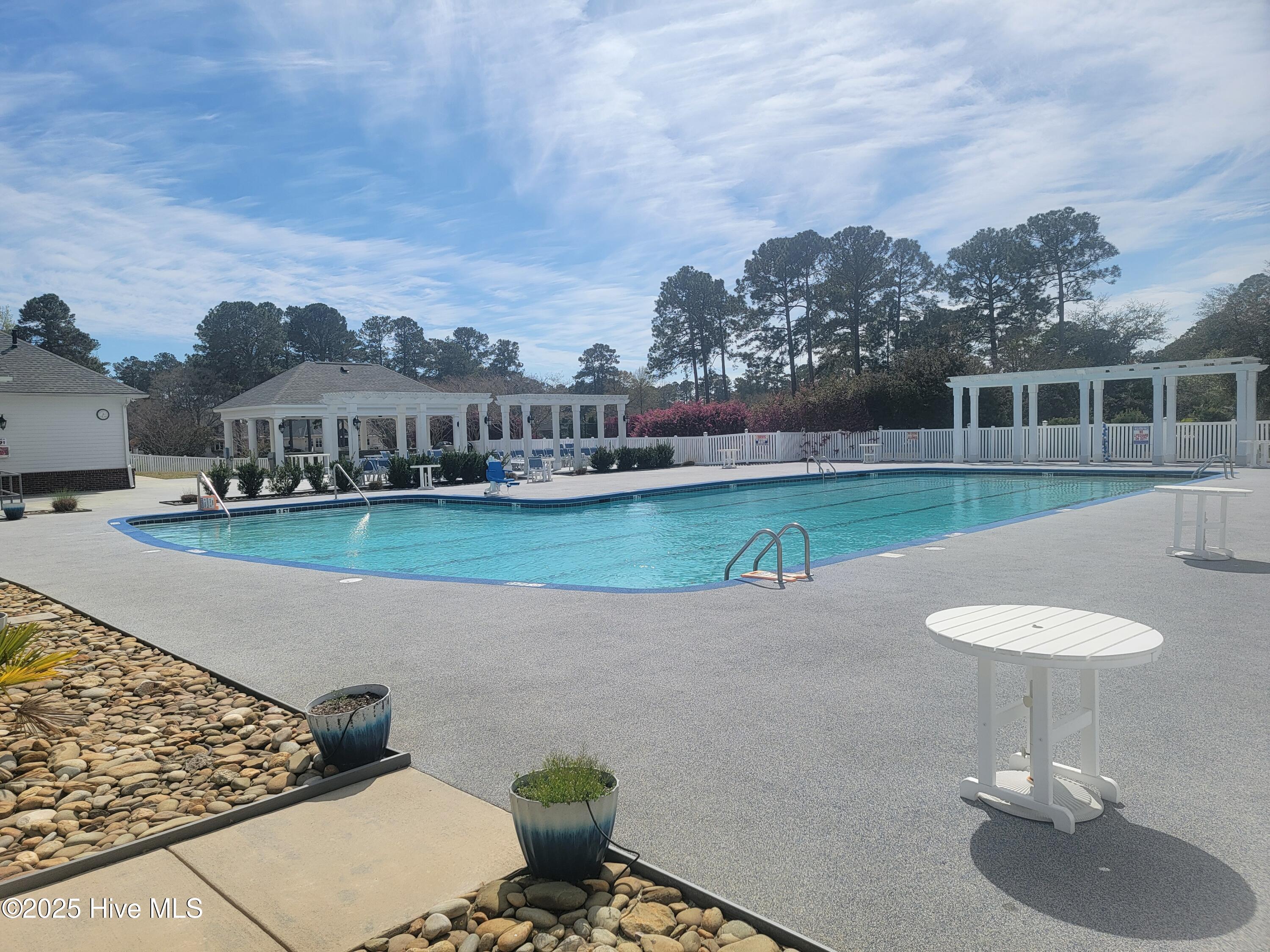 100547229 | Photo 68