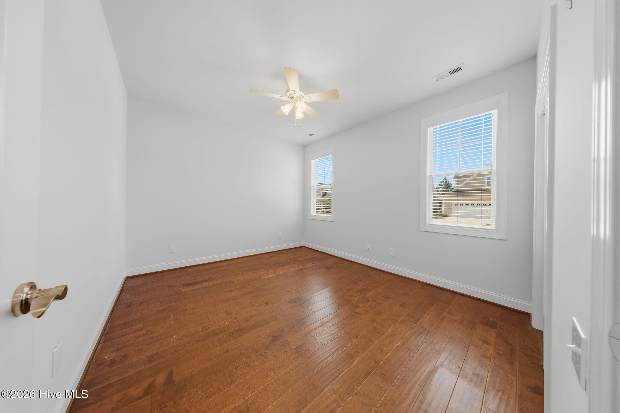 100518693 | Photo 41