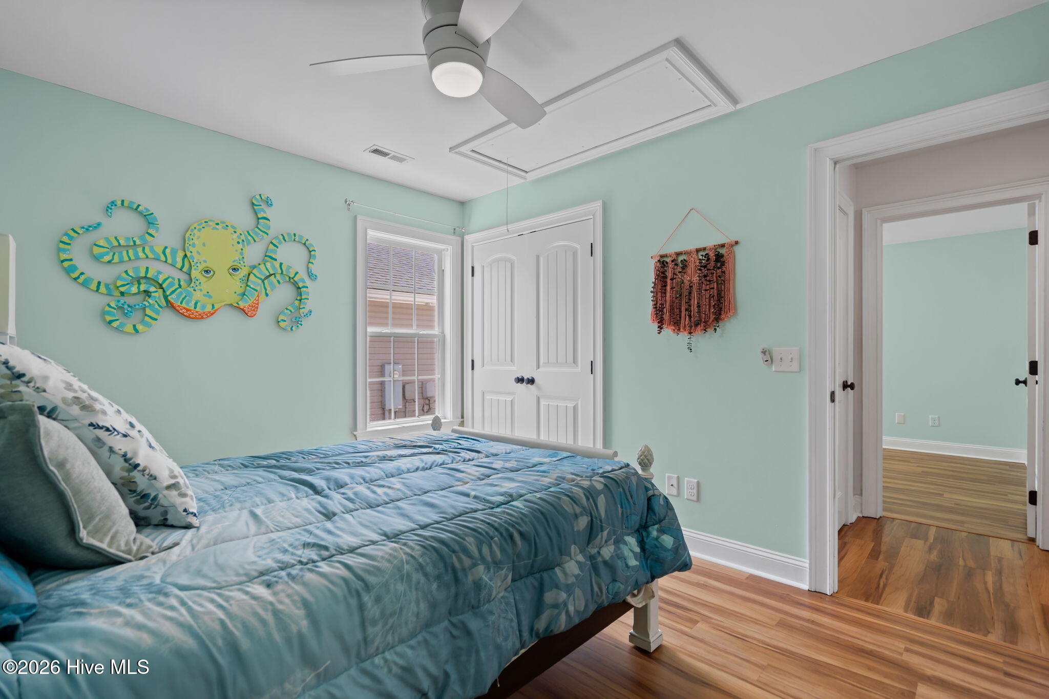 100566759 | Photo 34