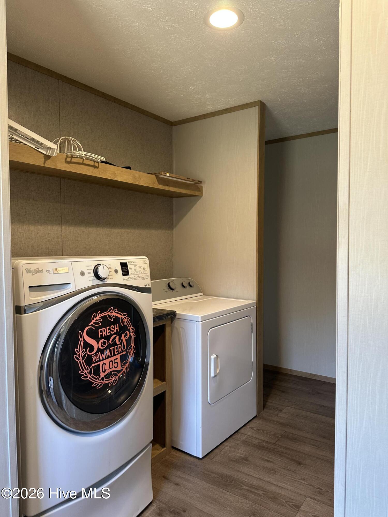 100548571 | Photo 25