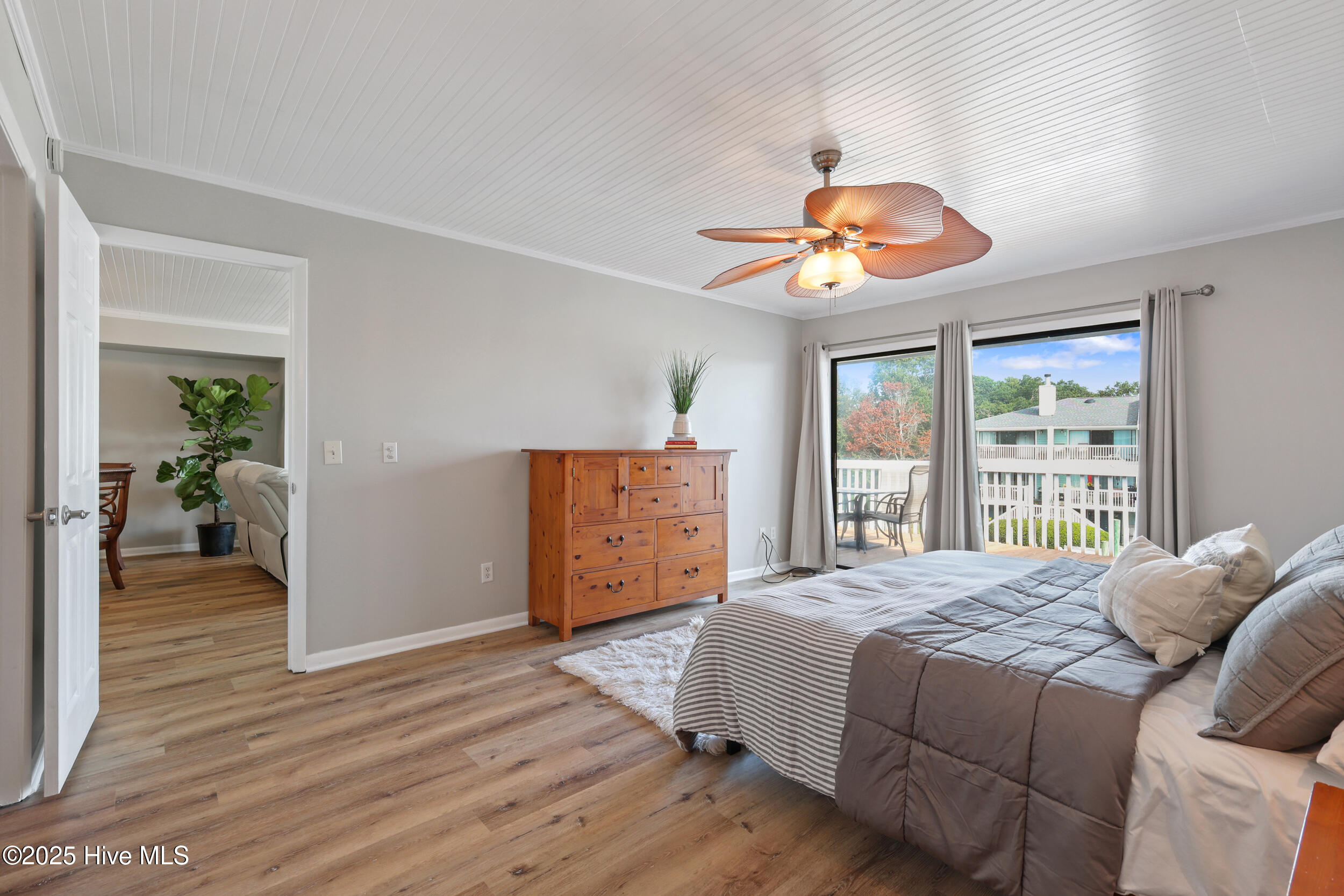 100559717 | Photo 27