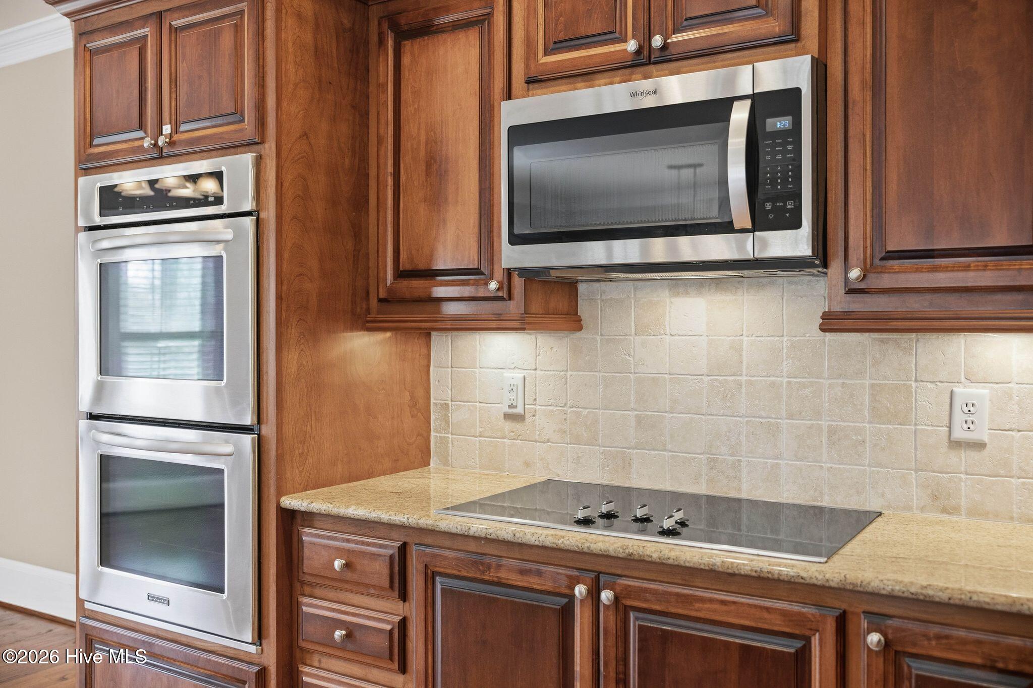 100565083 | Photo 16