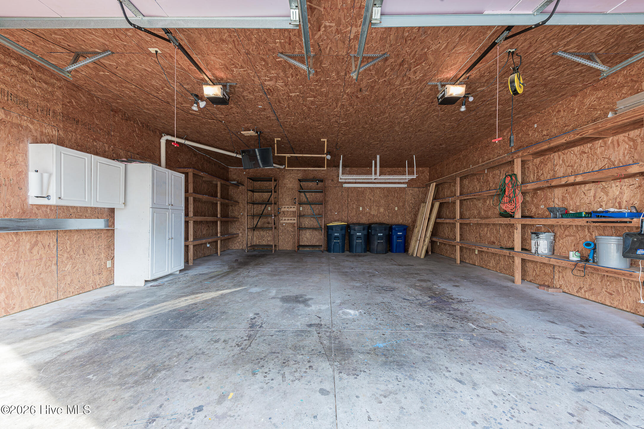 100563981 | Photo 52