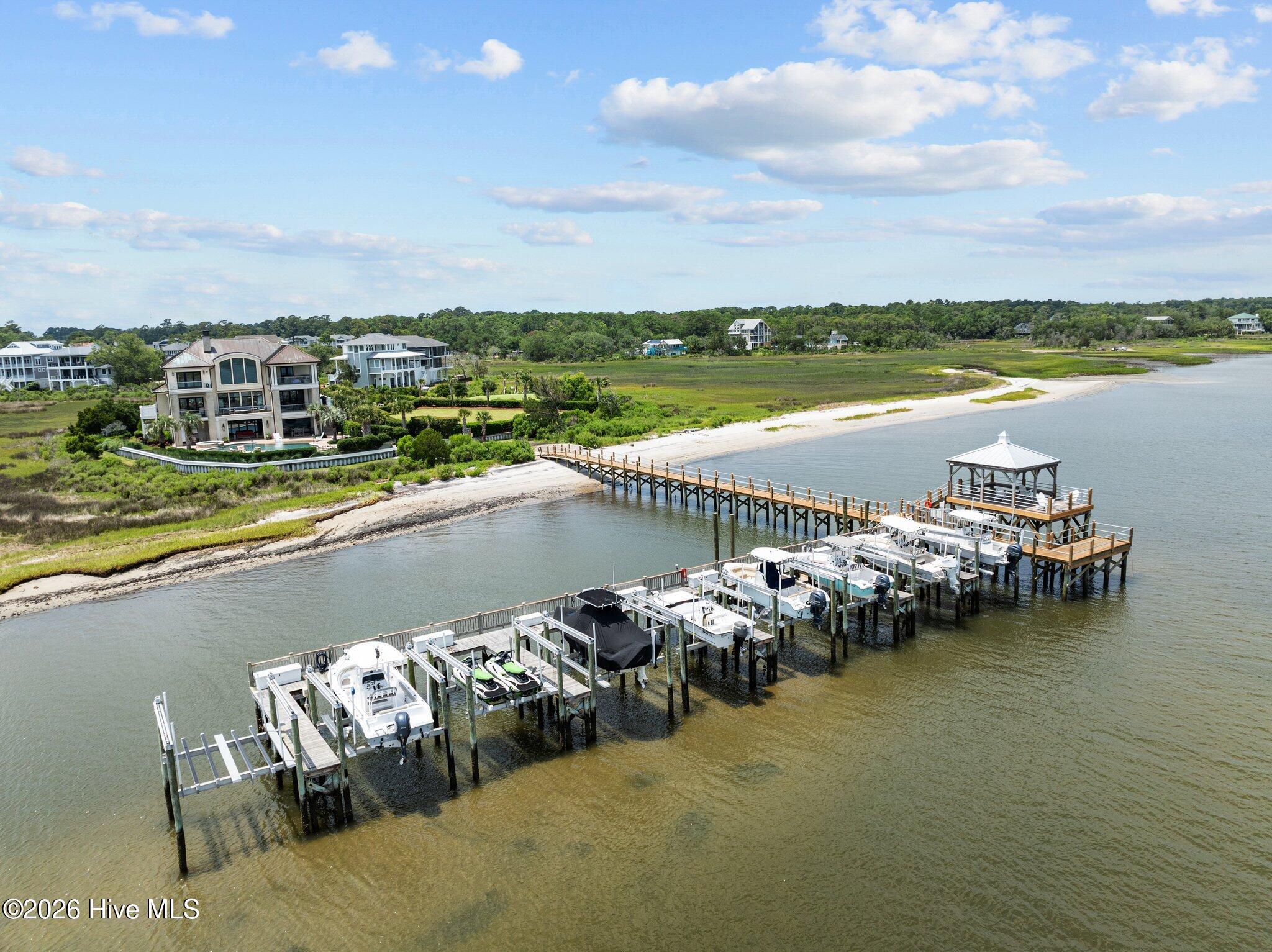 100551826 | Photo 91