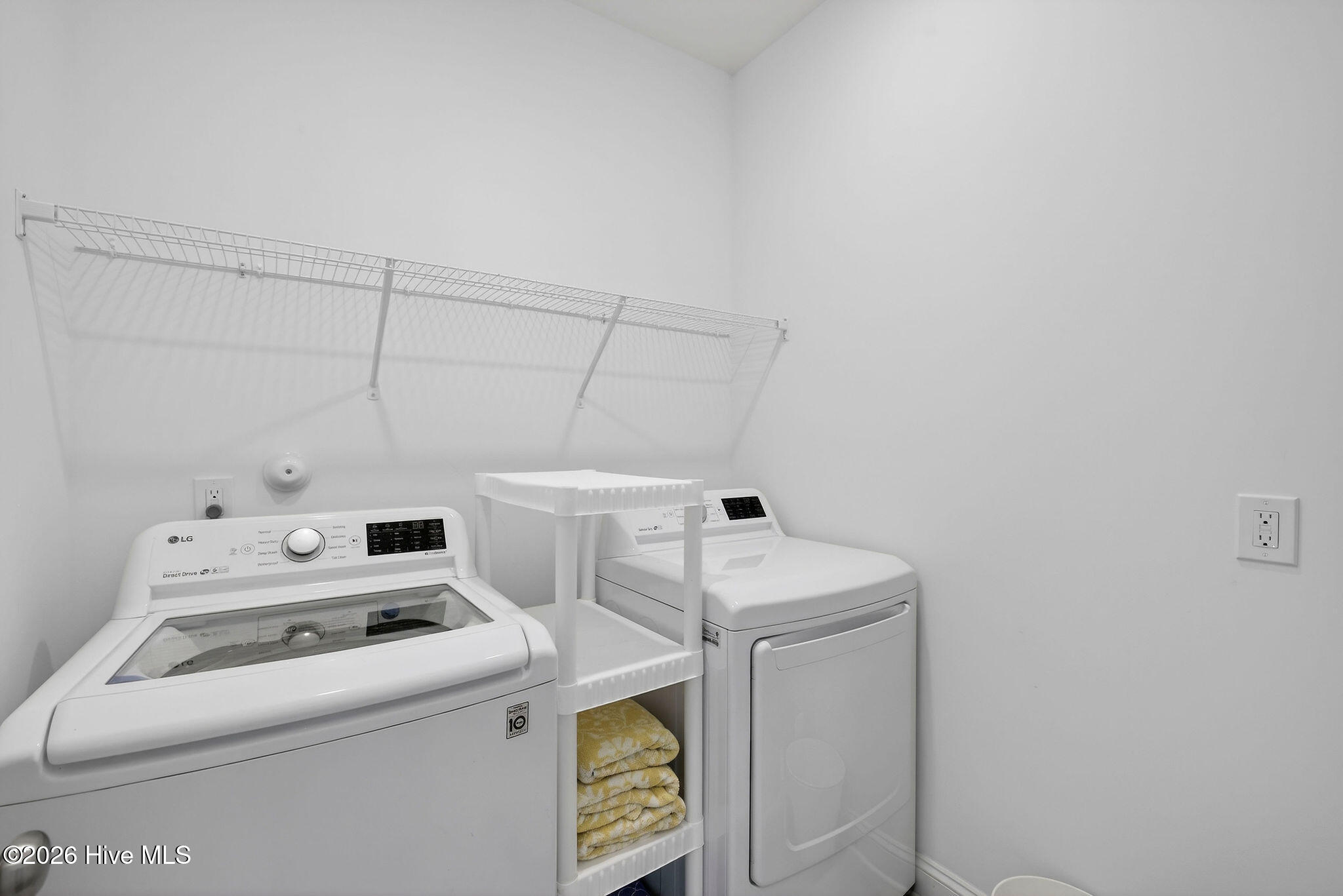 100554120 | Photo 35