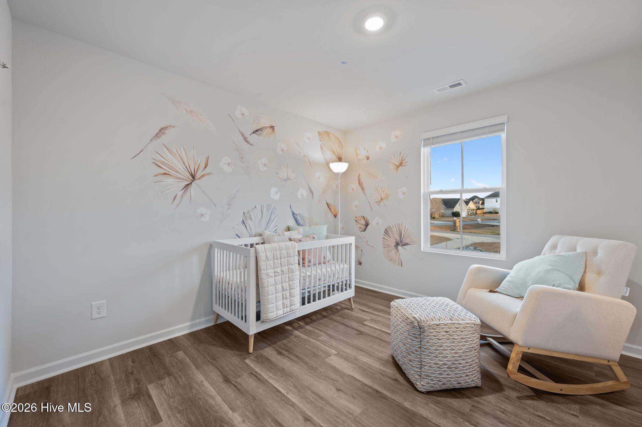 100561860 | Photo 24