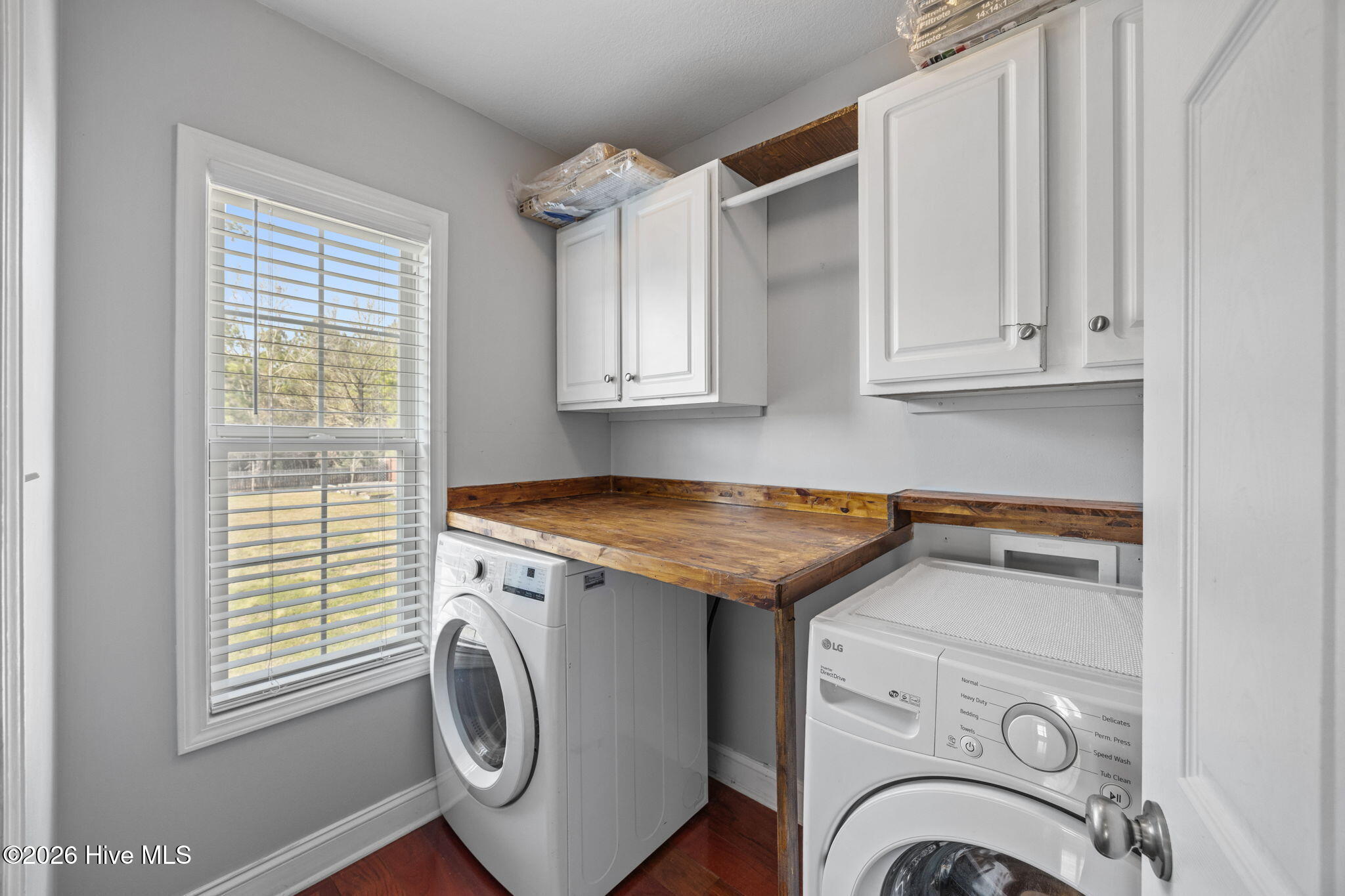 100558260 | Photo 16