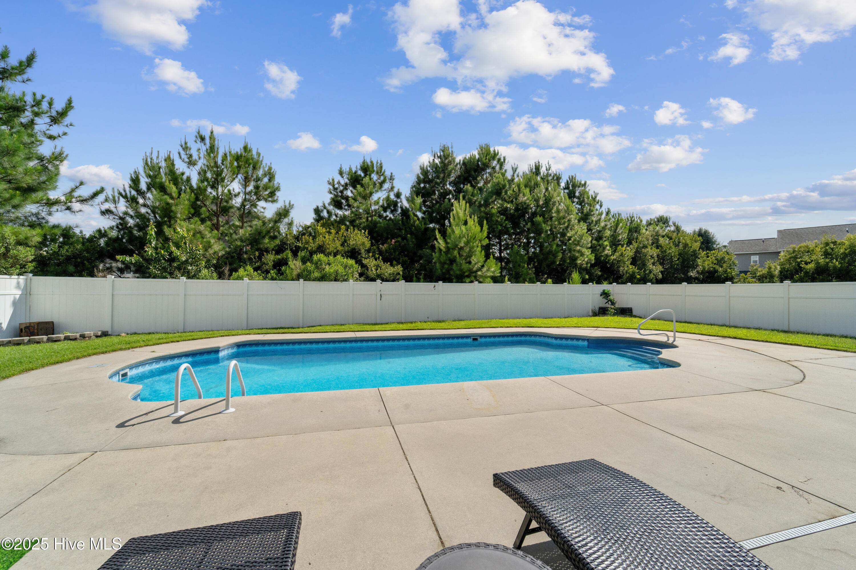 100516932 | Photo 66