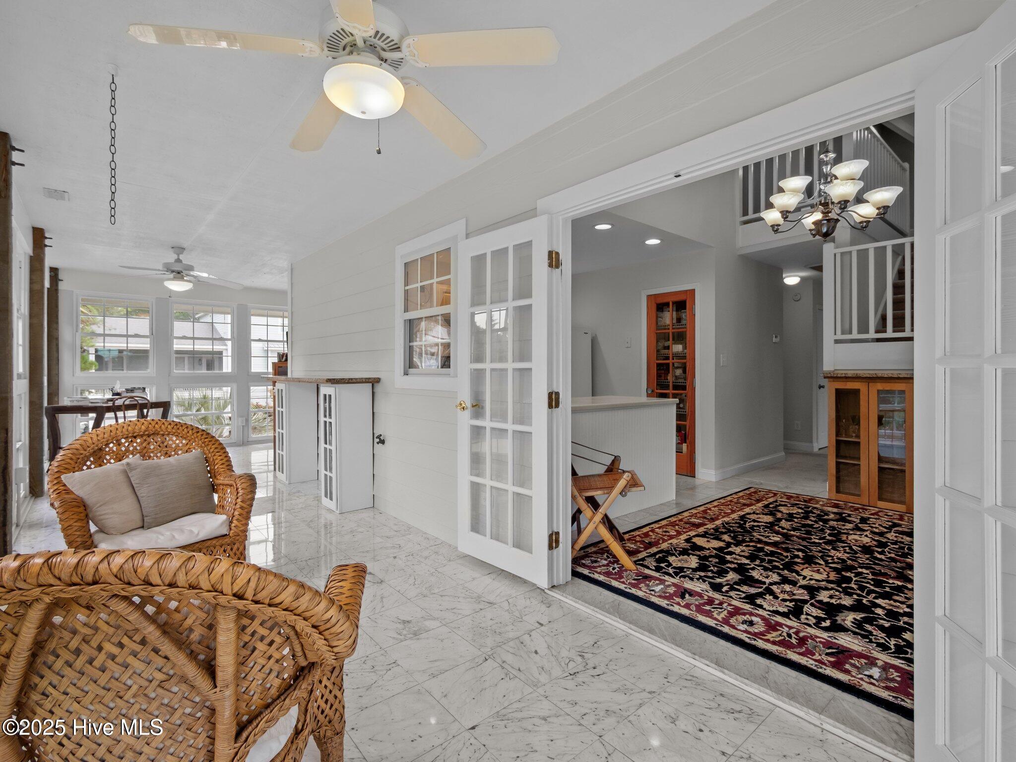 100513840 | Photo 15