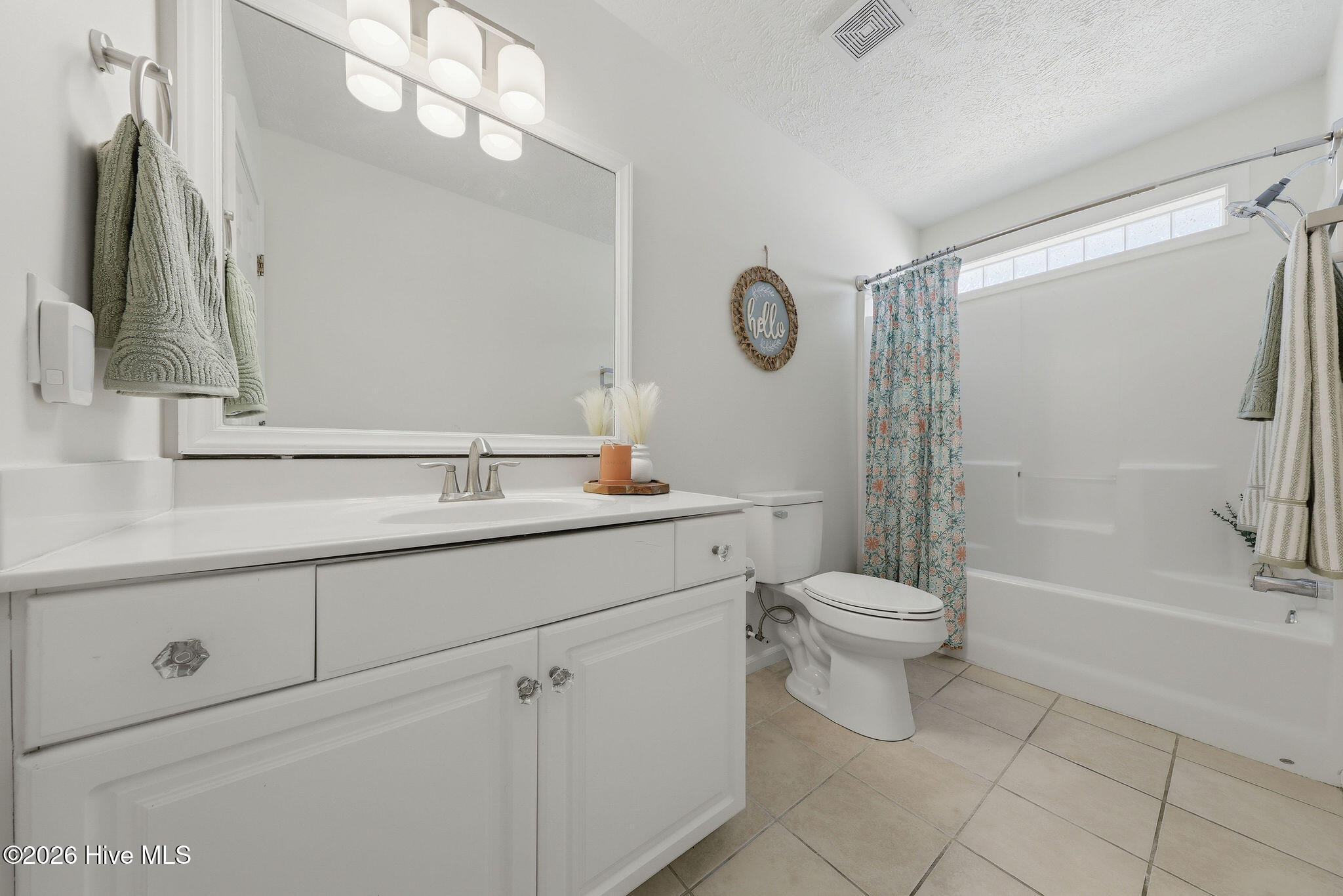 100562834 | Photo 30