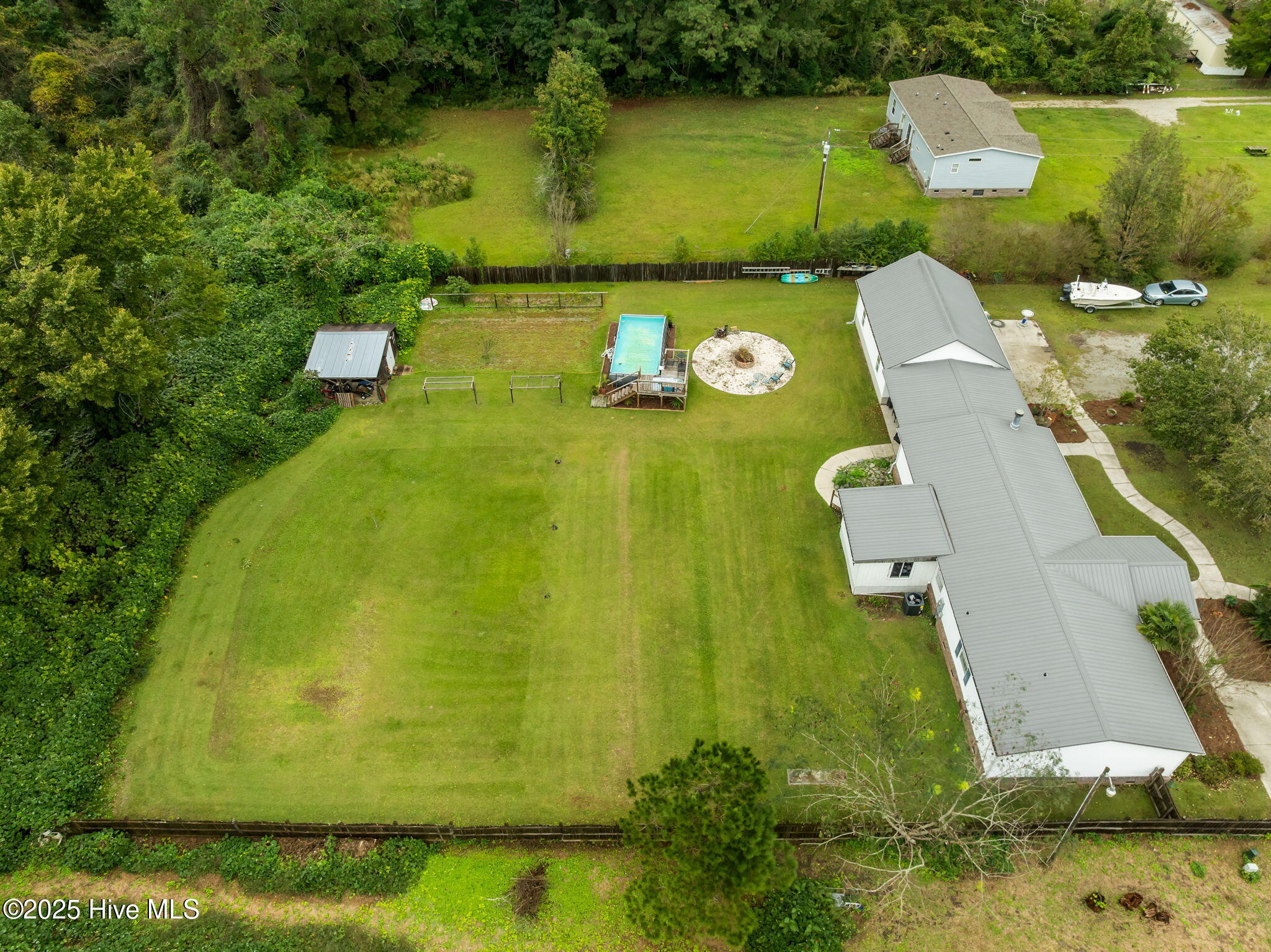 100537137 | Photo 53