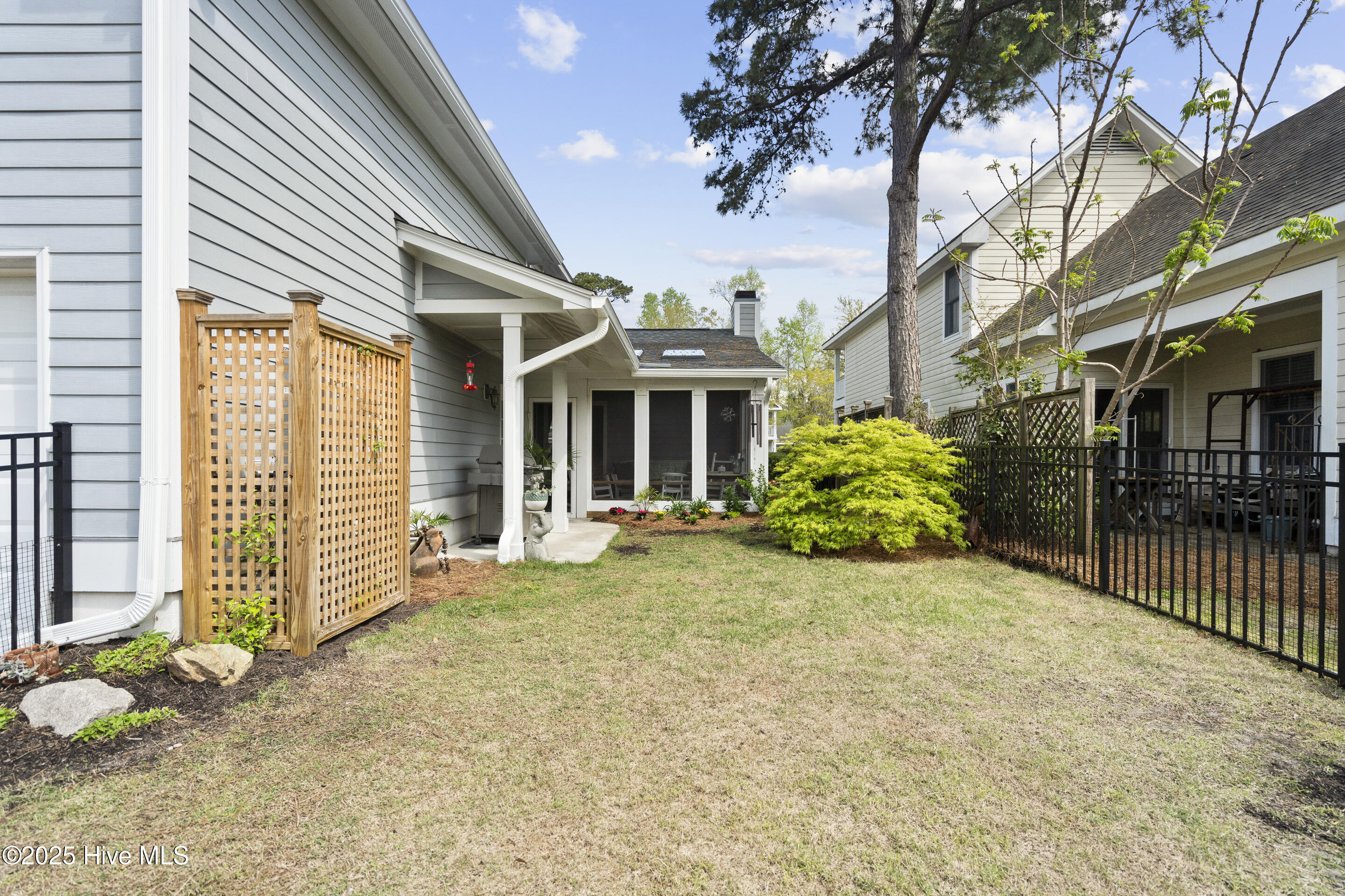 100545789 | Photo 44