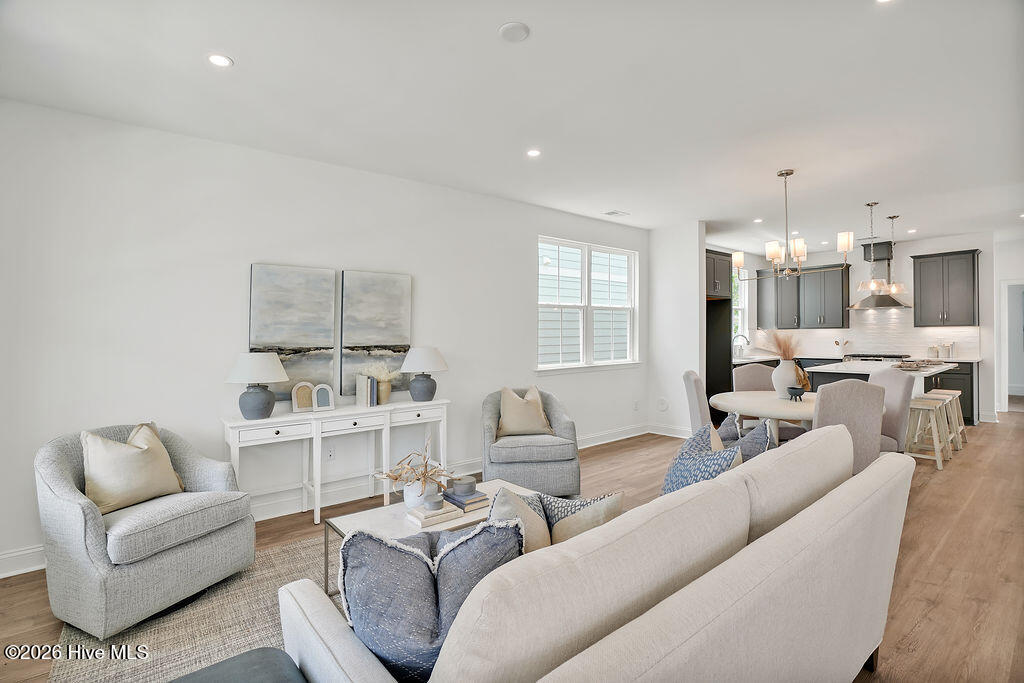 100558697 | Photo 18