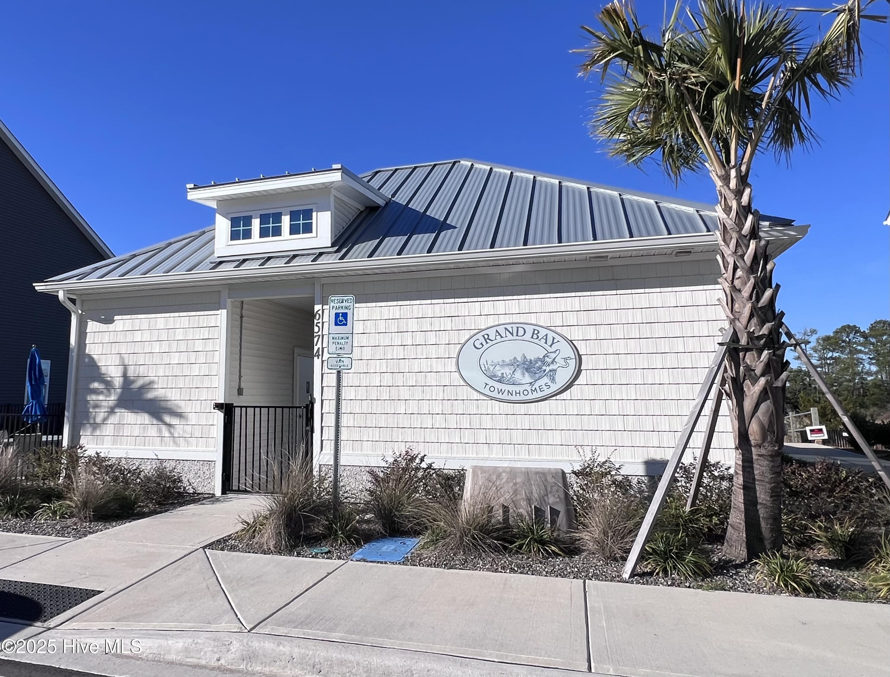 100546543 | Photo 48