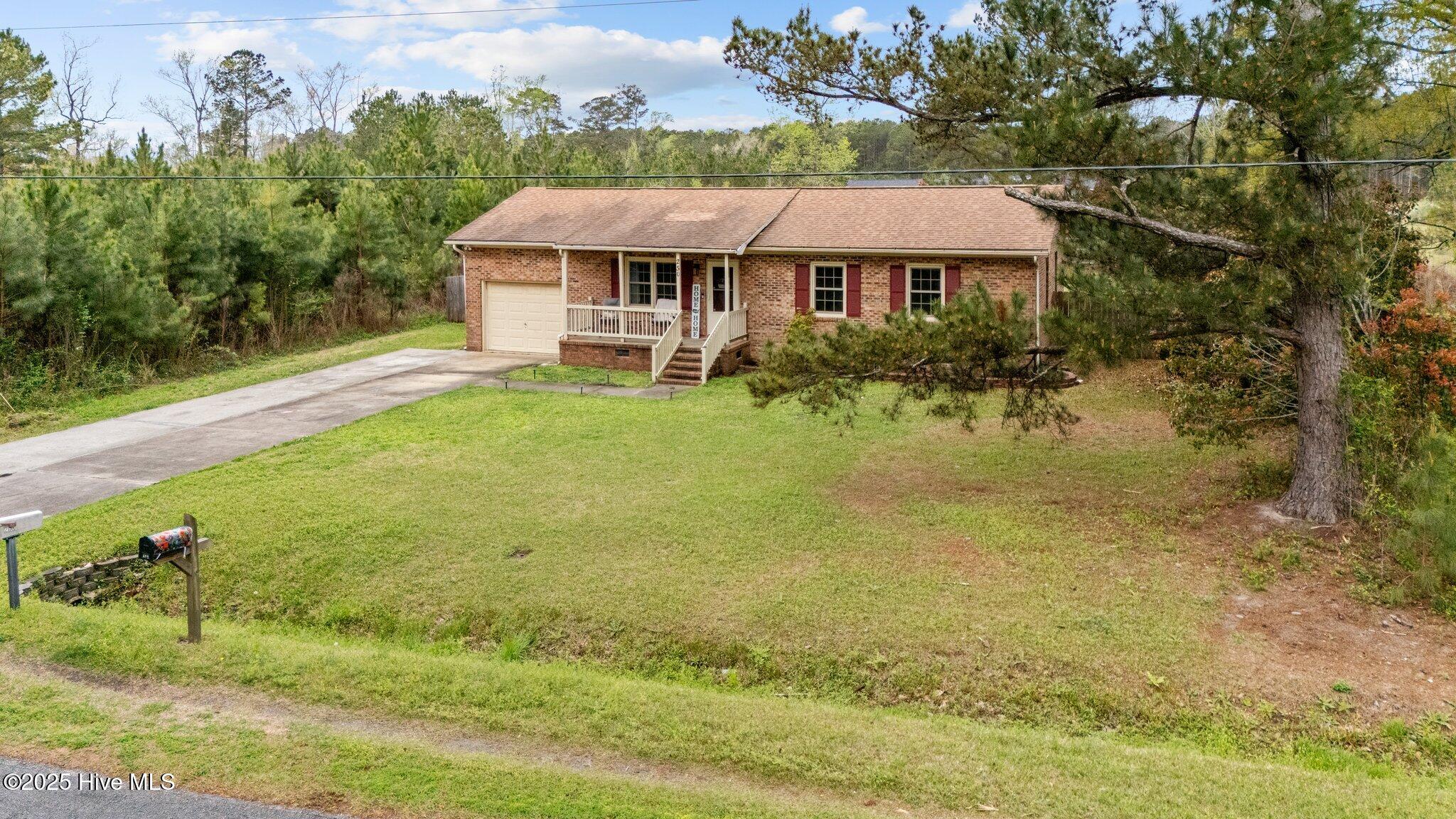 250 Ernest Gurganus Road, Jacksonville, NC 28540 – photo 4: 4-web-or-mls-DJI_20250403103236_0082_D