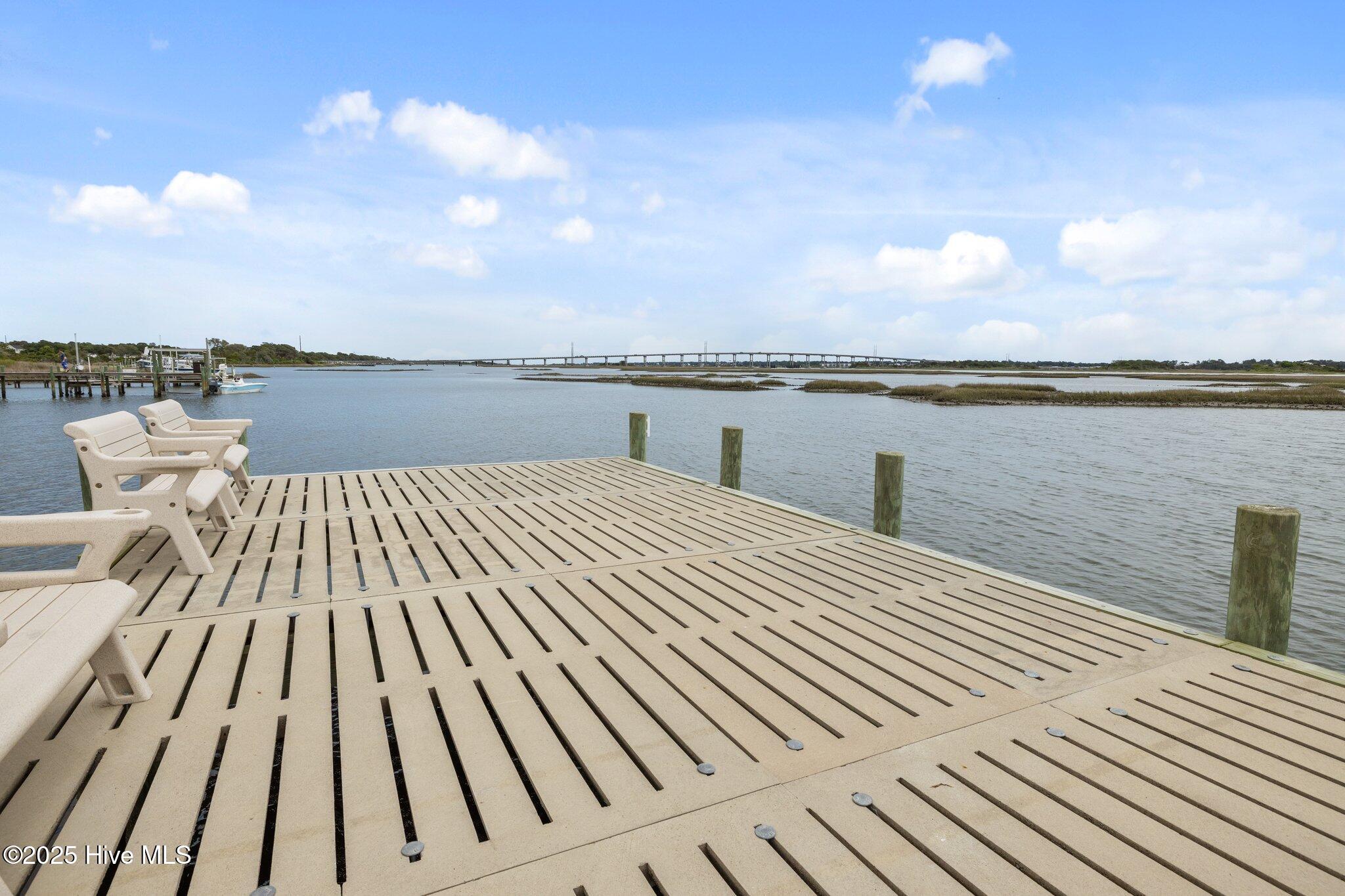 100556100 | Photo 22