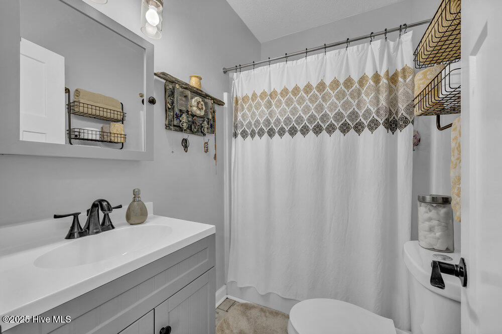 100538169 | Photo 22