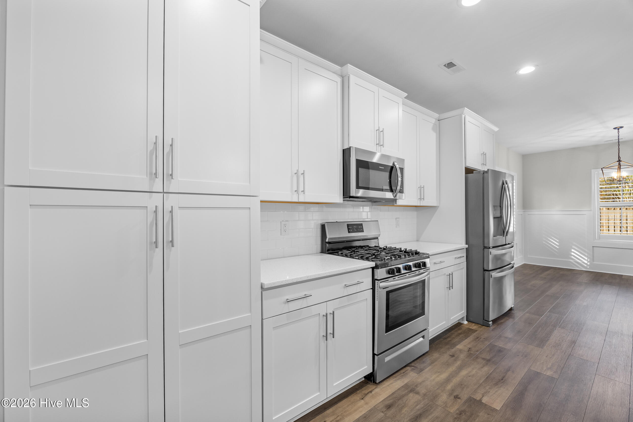 100559295 | Photo 15