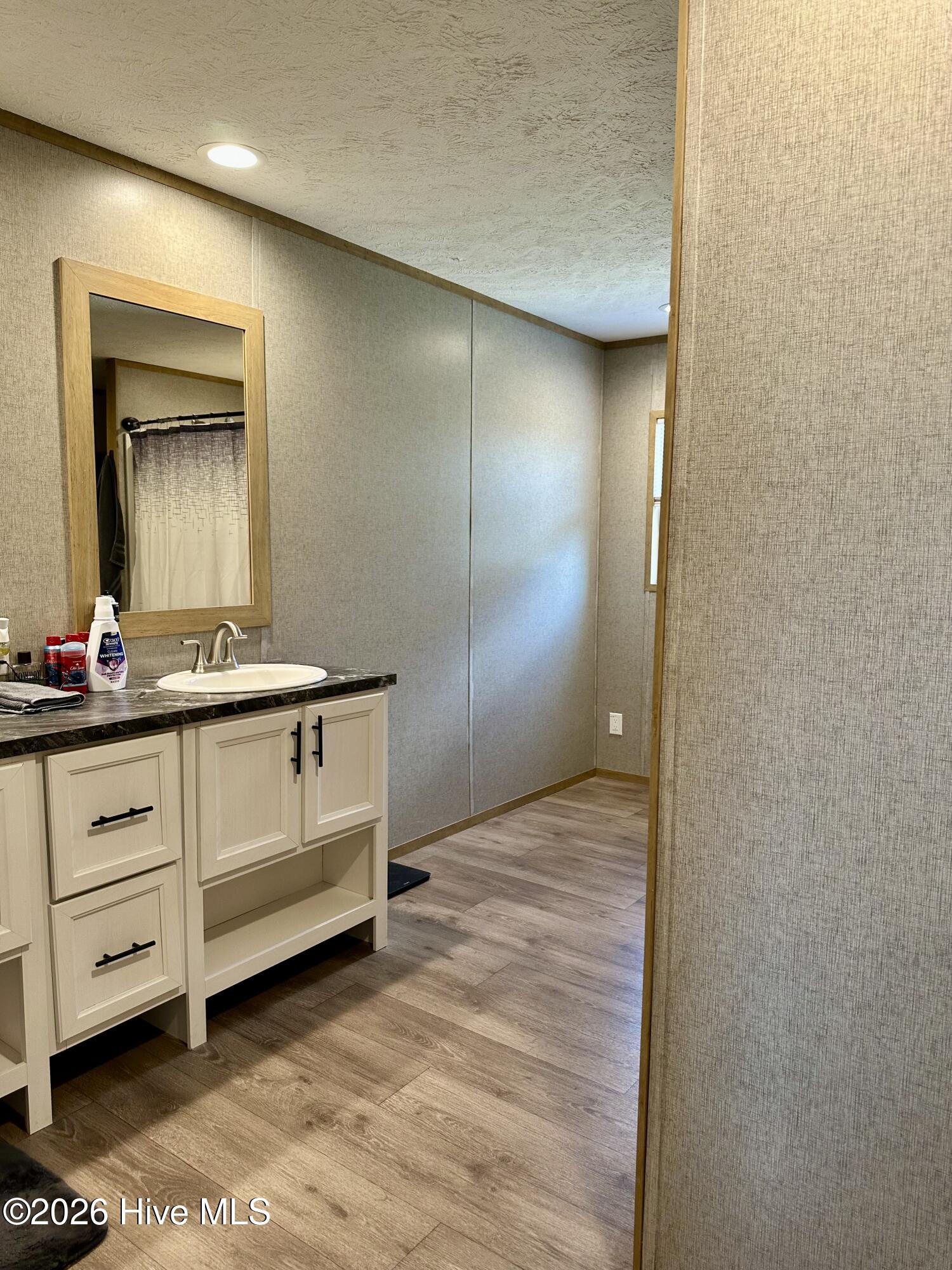 100548571 | Photo 39