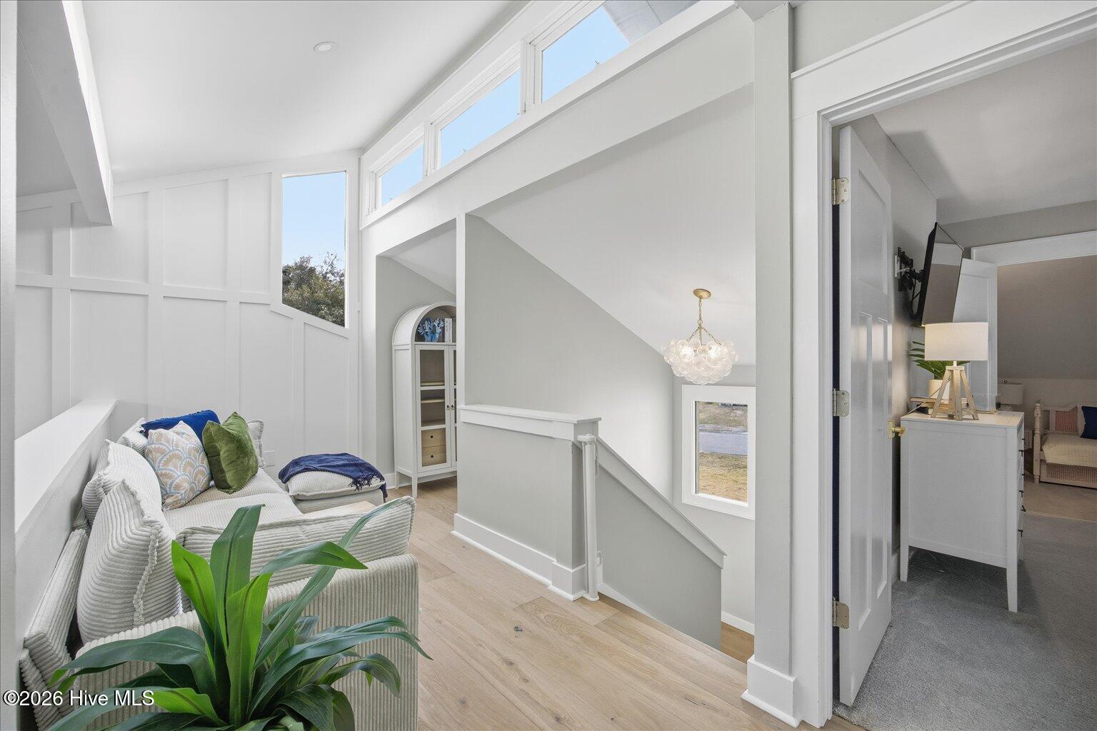 100548243 | Photo 38