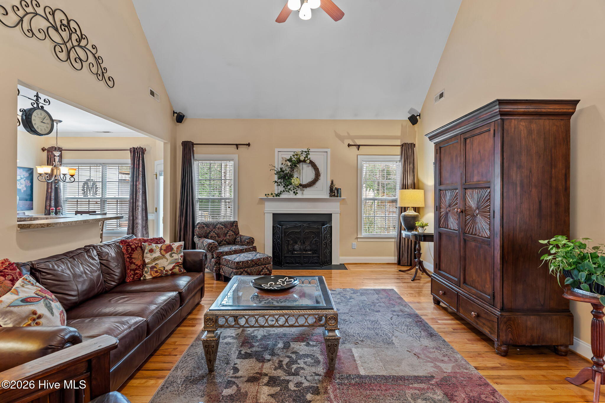 100556977 | Photo 22